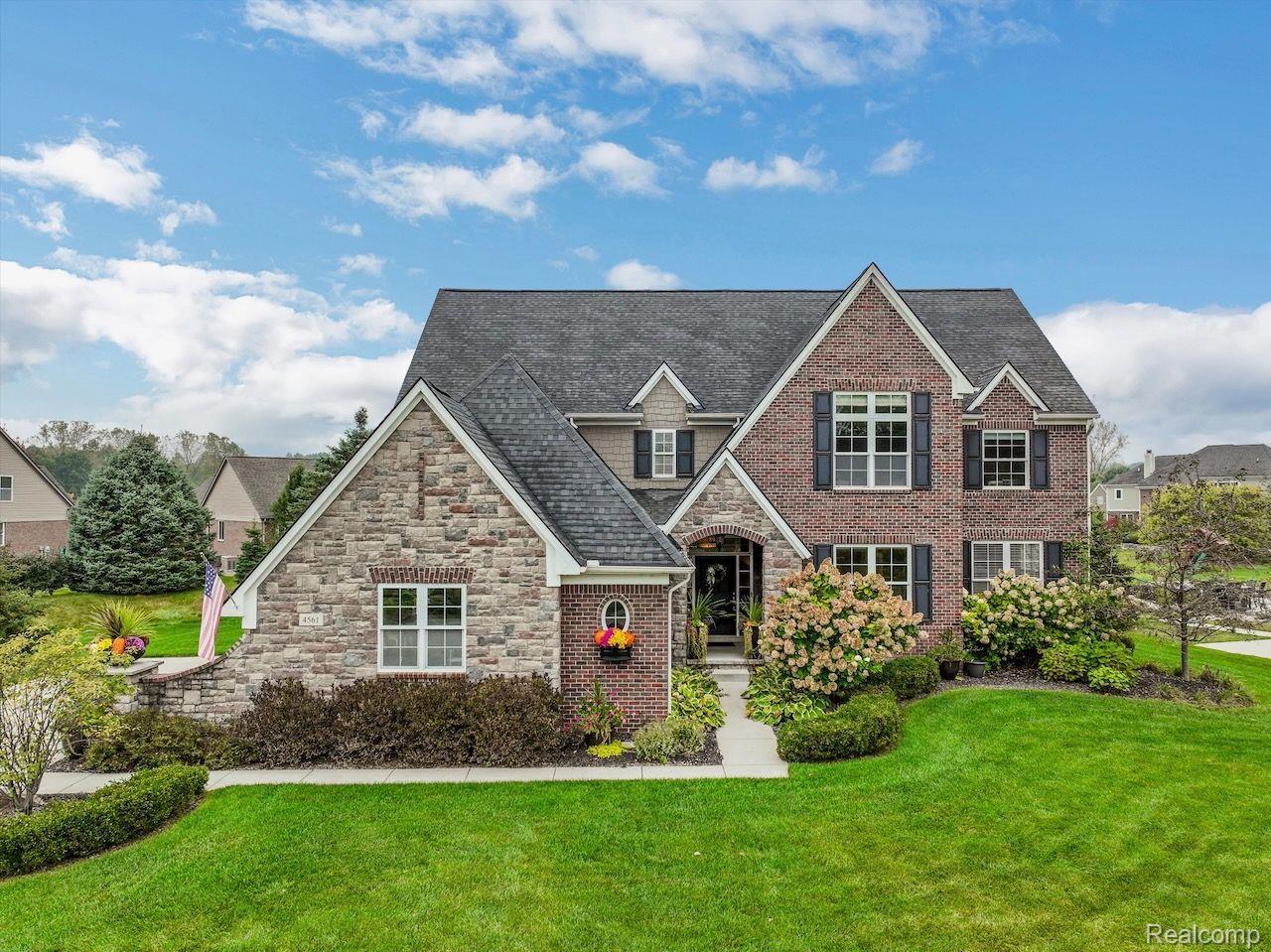 4561 OAKHURST RIDGE Road