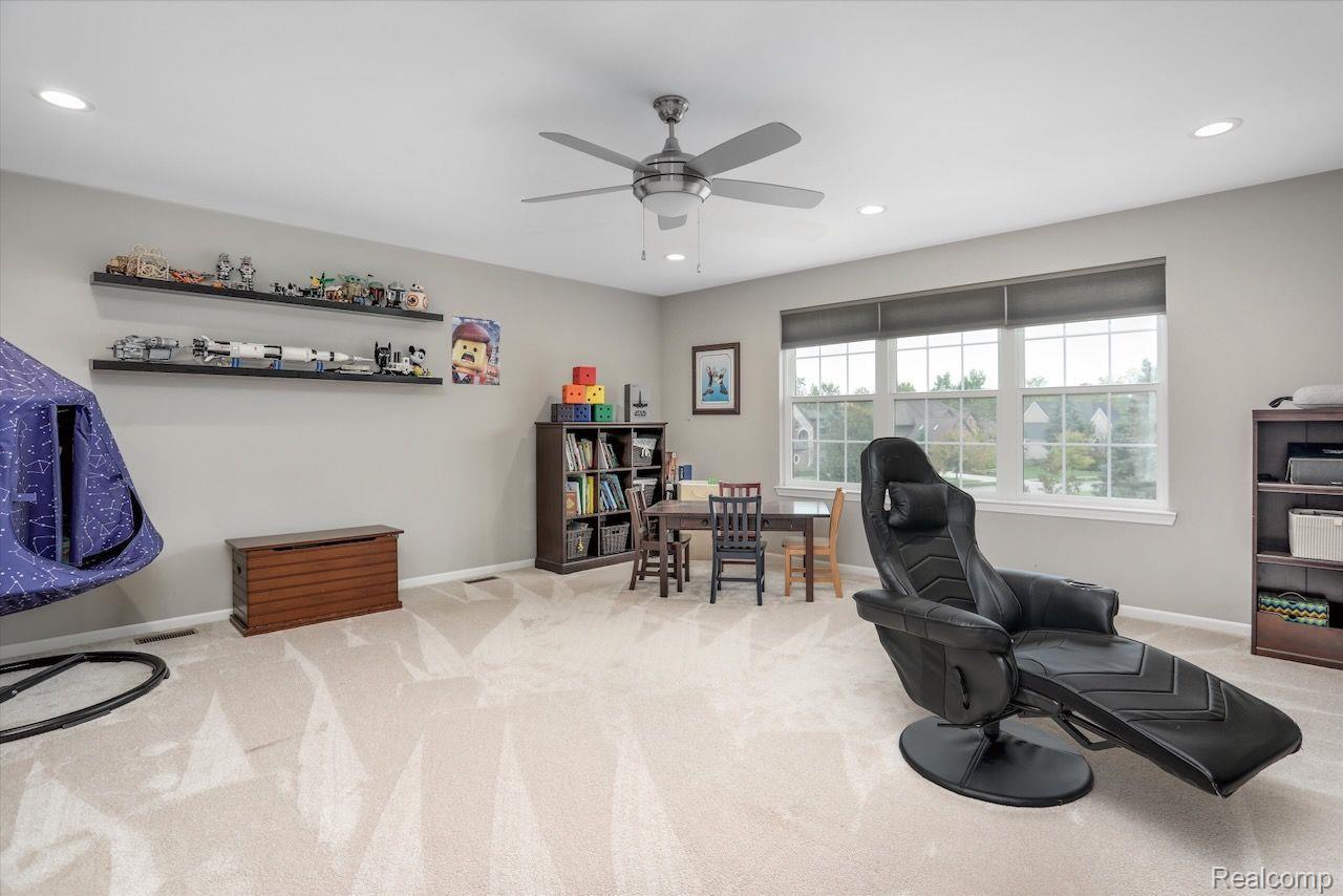 4561 OAKHURST RIDGE Road