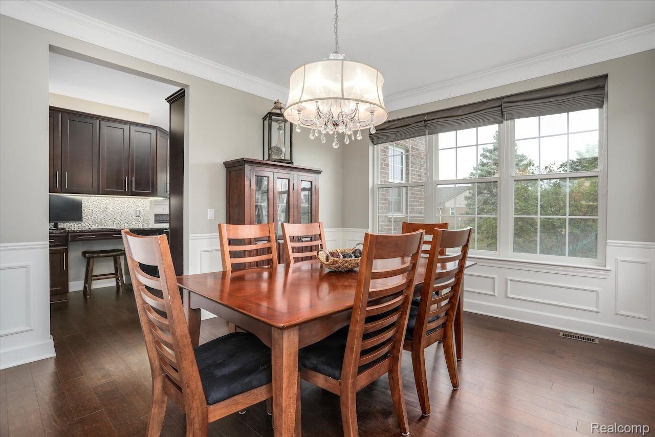 4561 OAKHURST RIDGE Road