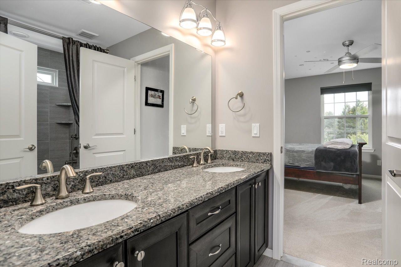 4561 OAKHURST RIDGE Road