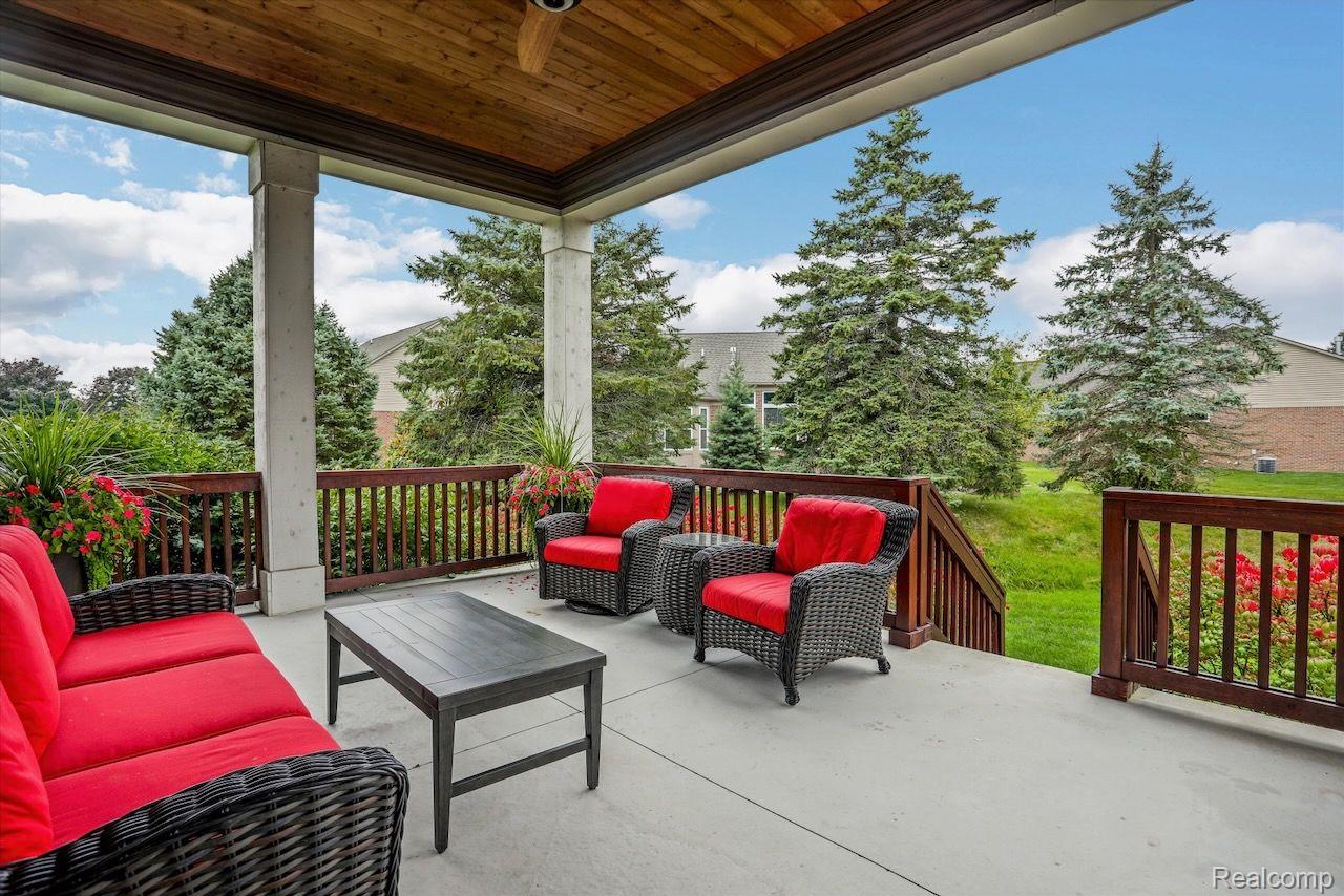 4561 OAKHURST RIDGE Road