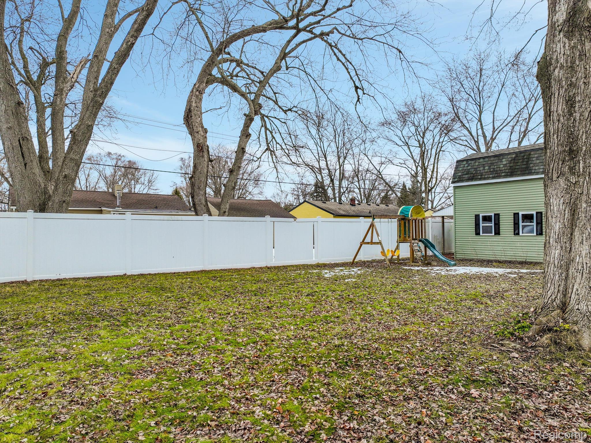 7464 S SHAKER Drive