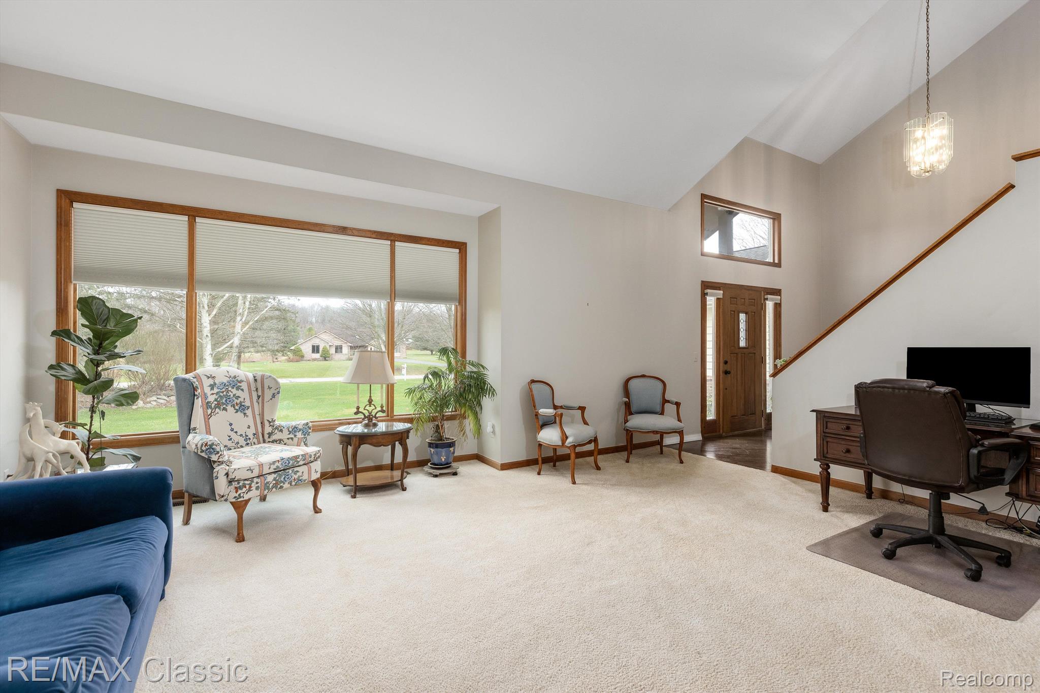 5850 MEADOWS Drive
