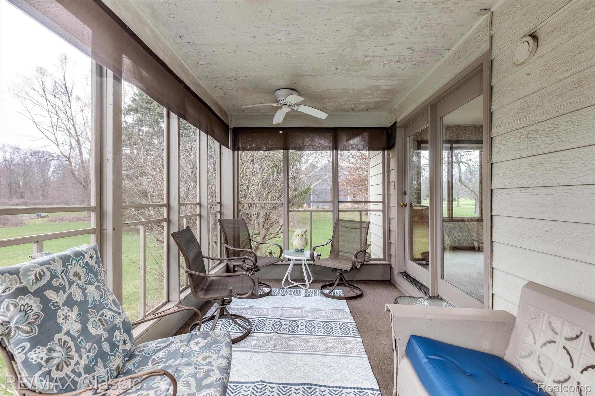 5850 MEADOWS Drive