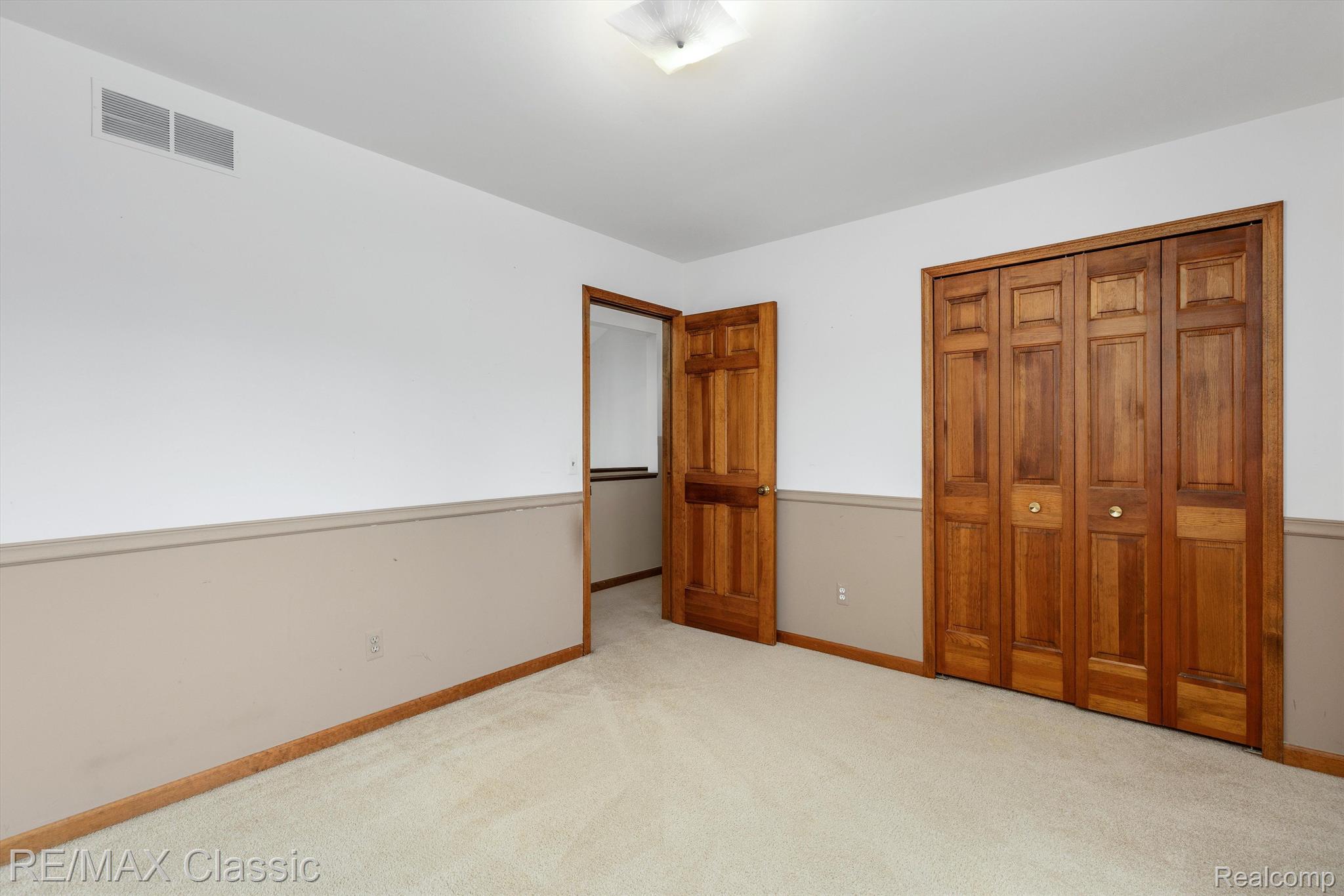 5850 MEADOWS Drive