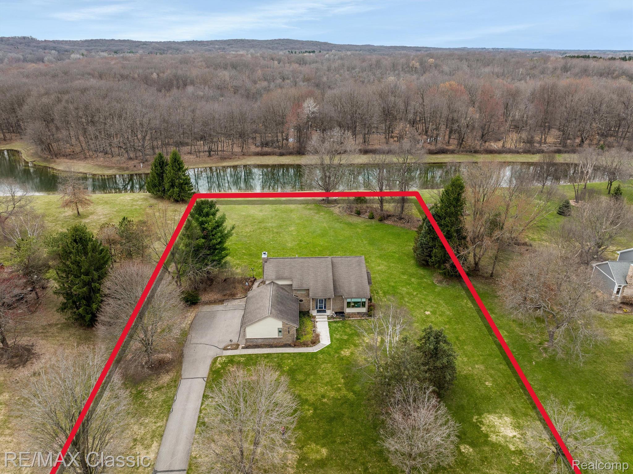 5850 MEADOWS Drive