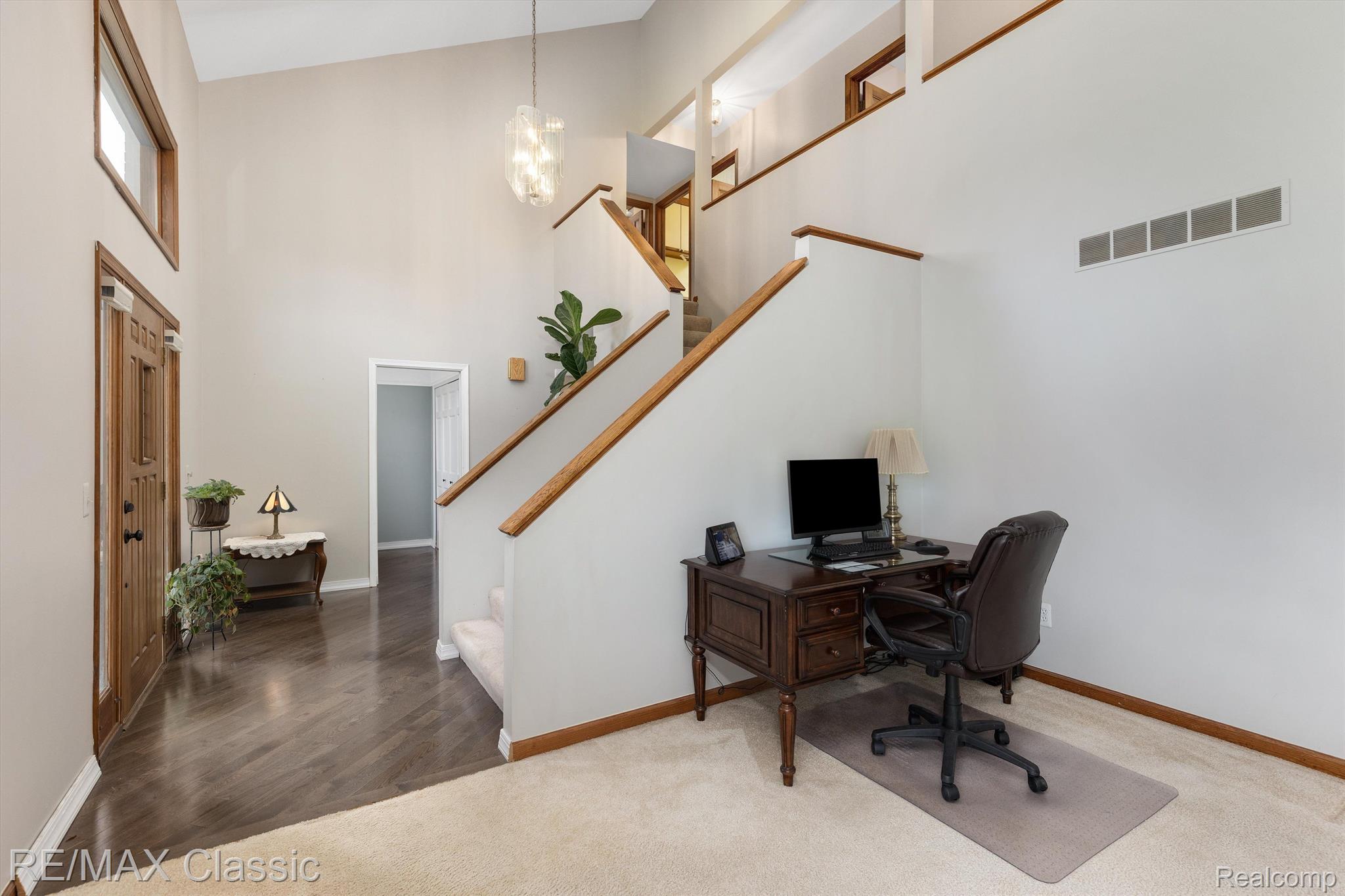 5850 MEADOWS Drive