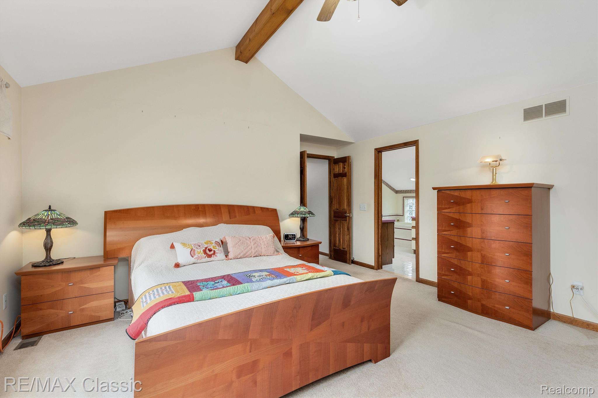 5850 MEADOWS Drive