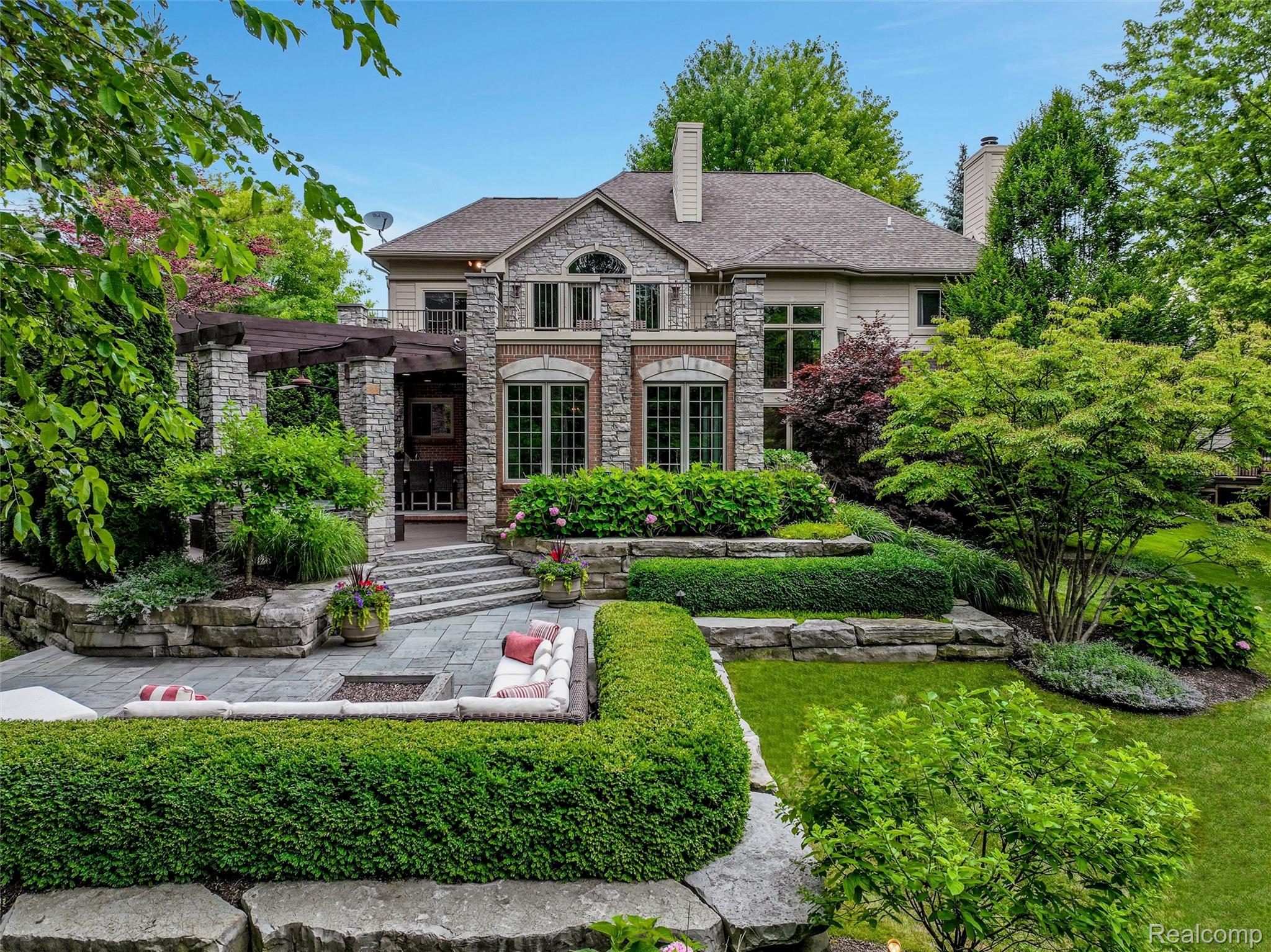 4995 Highland Court