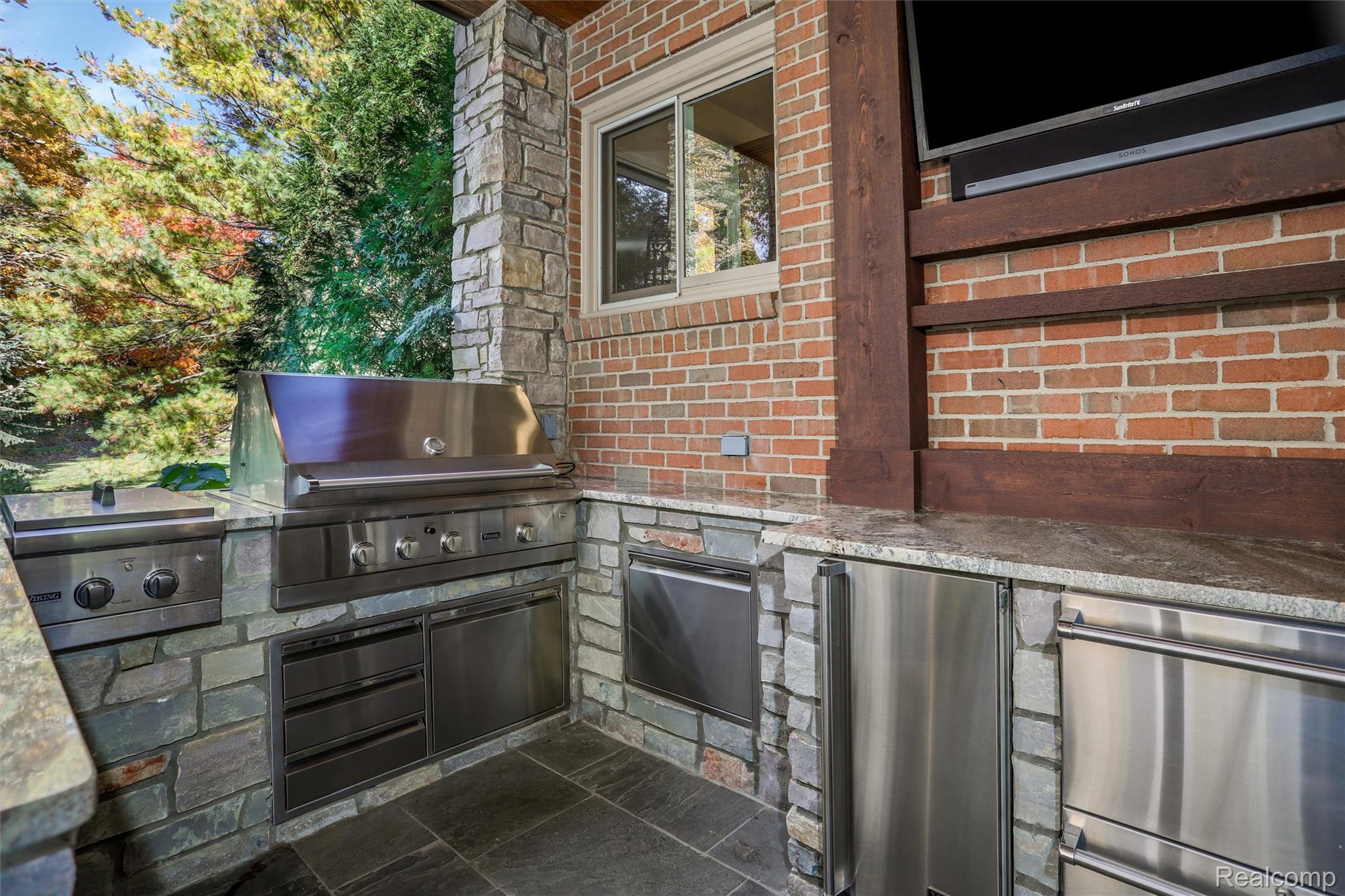 4995 Highland Court