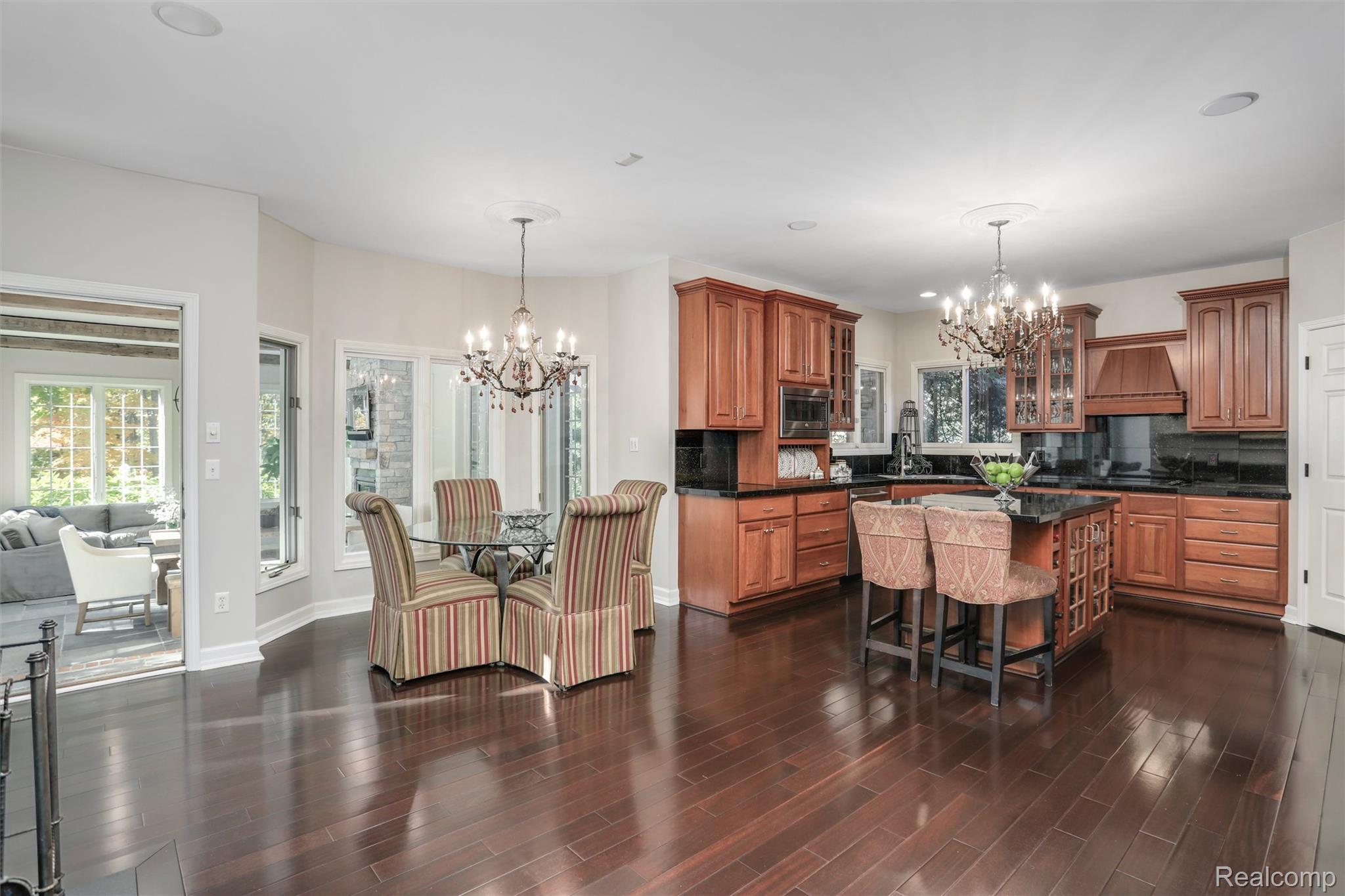 4995 Highland Court