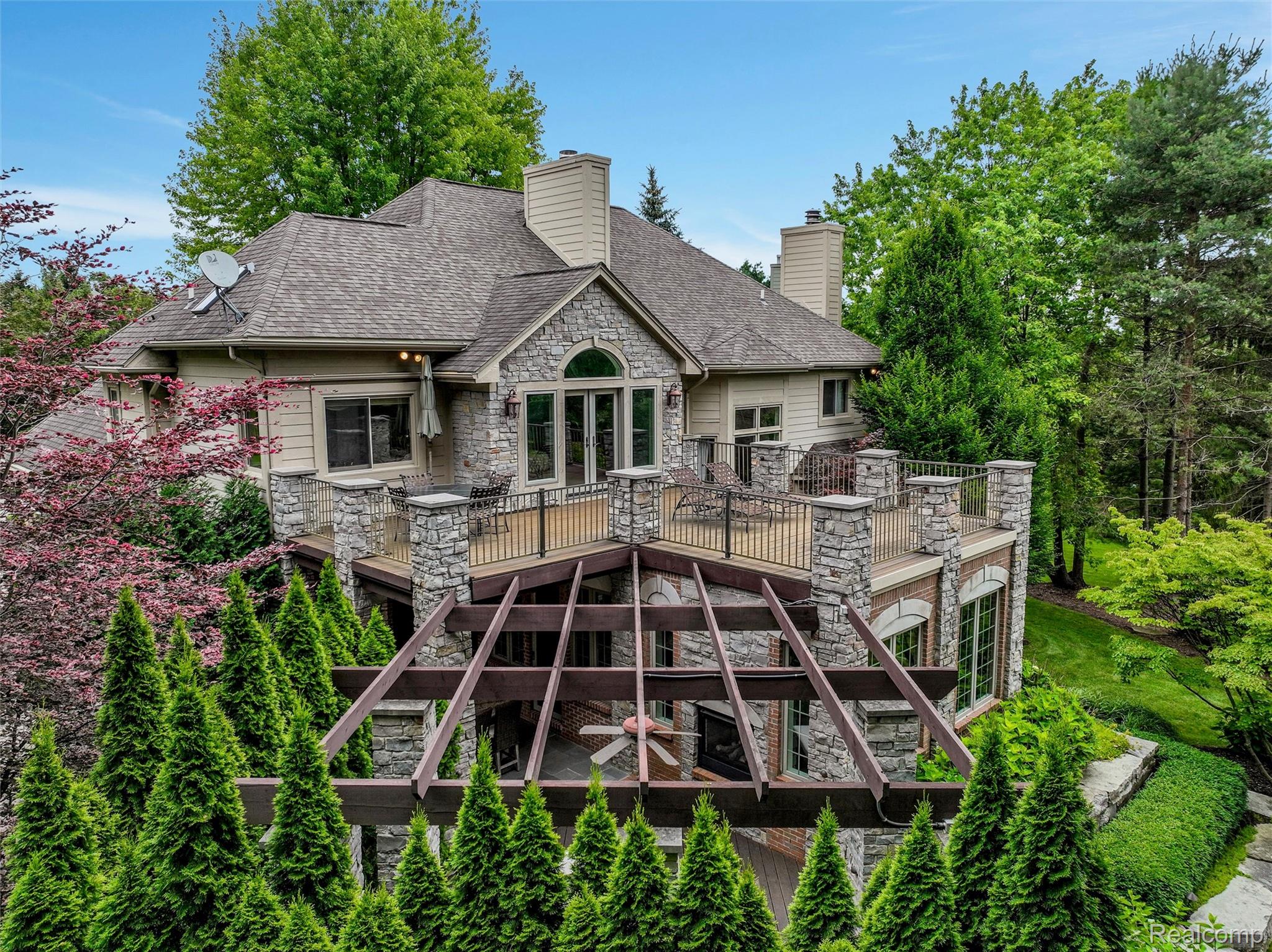 4995 Highland Court