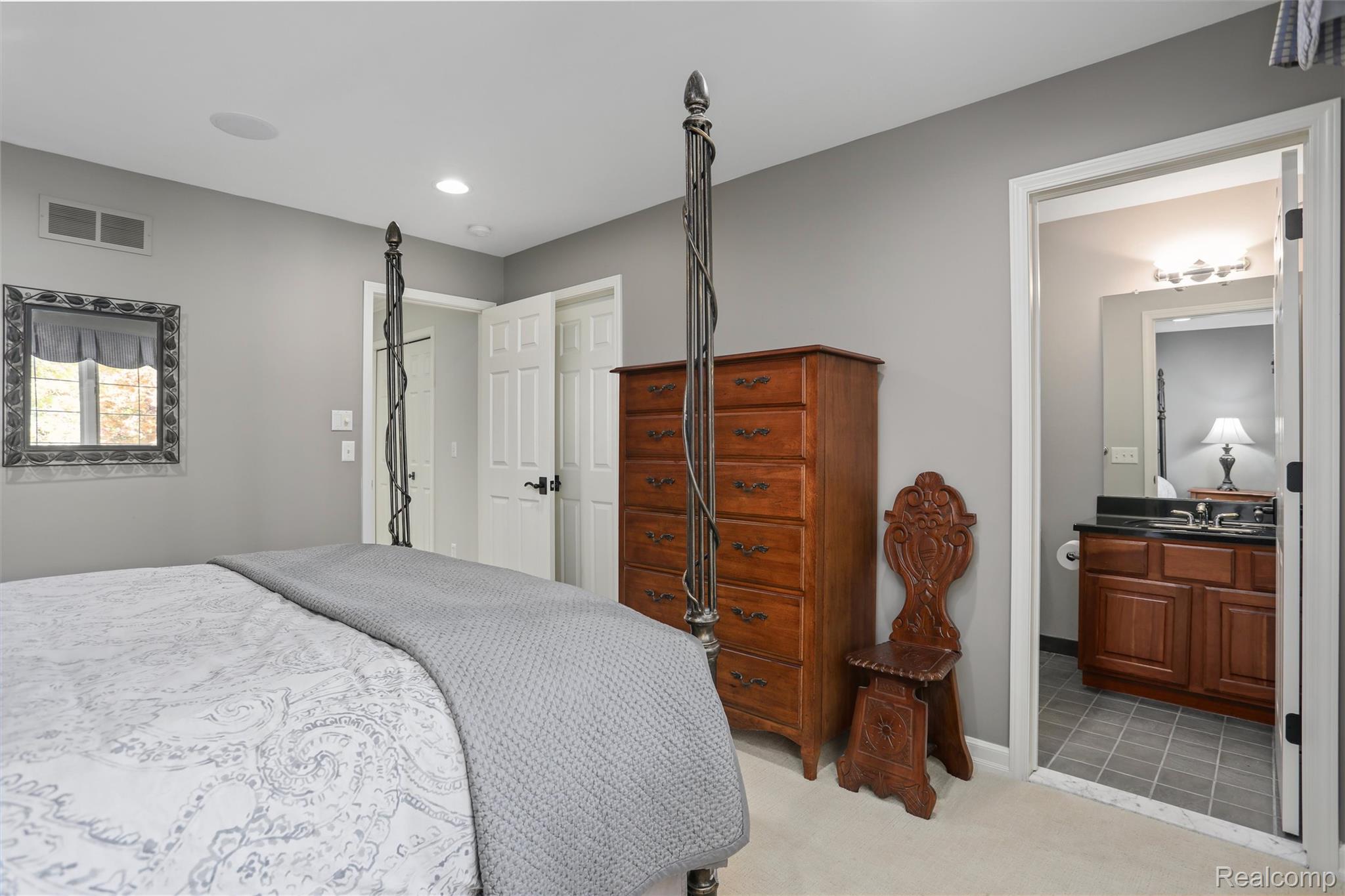 4995 Highland Court