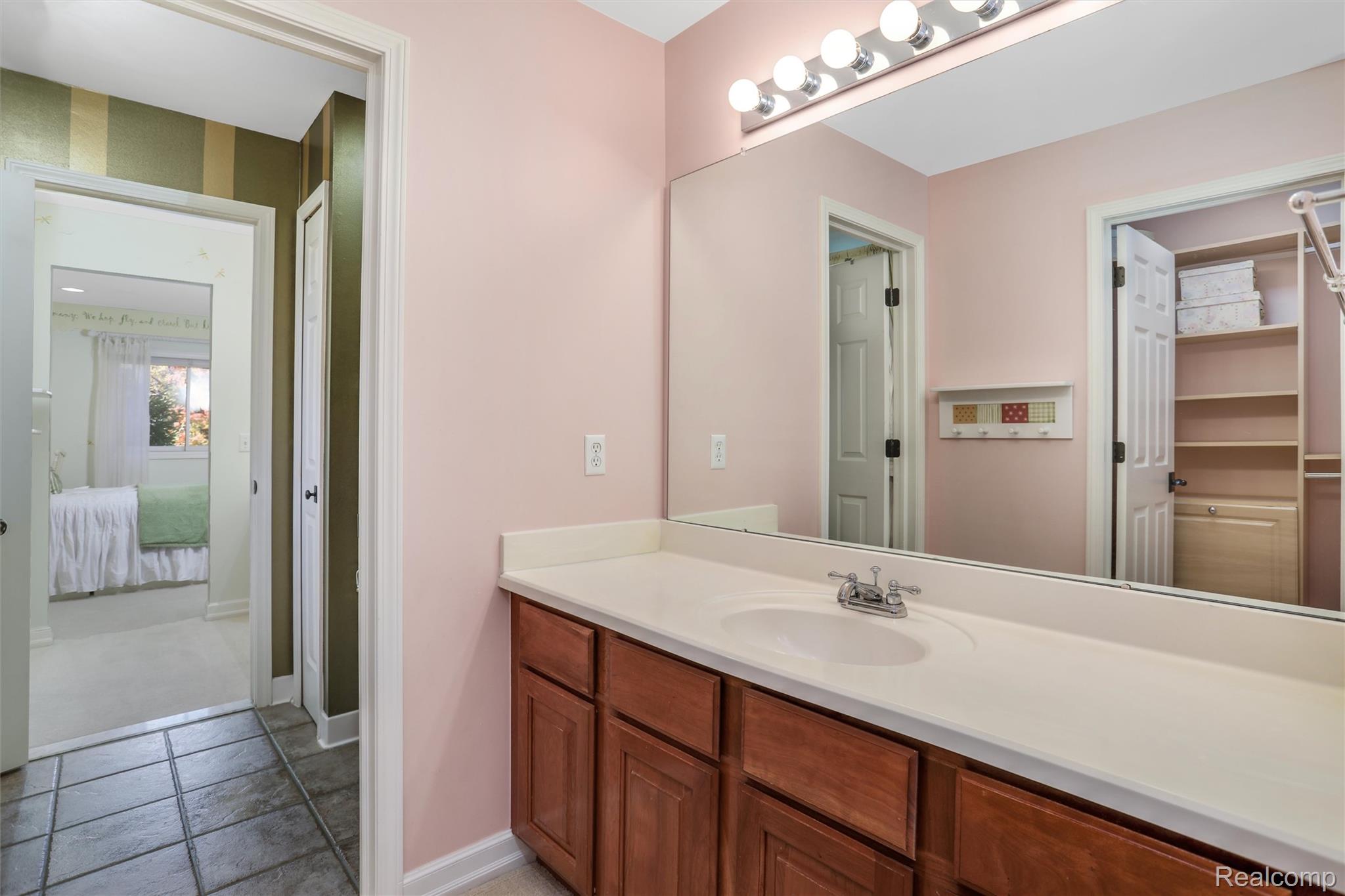 4995 Highland Court