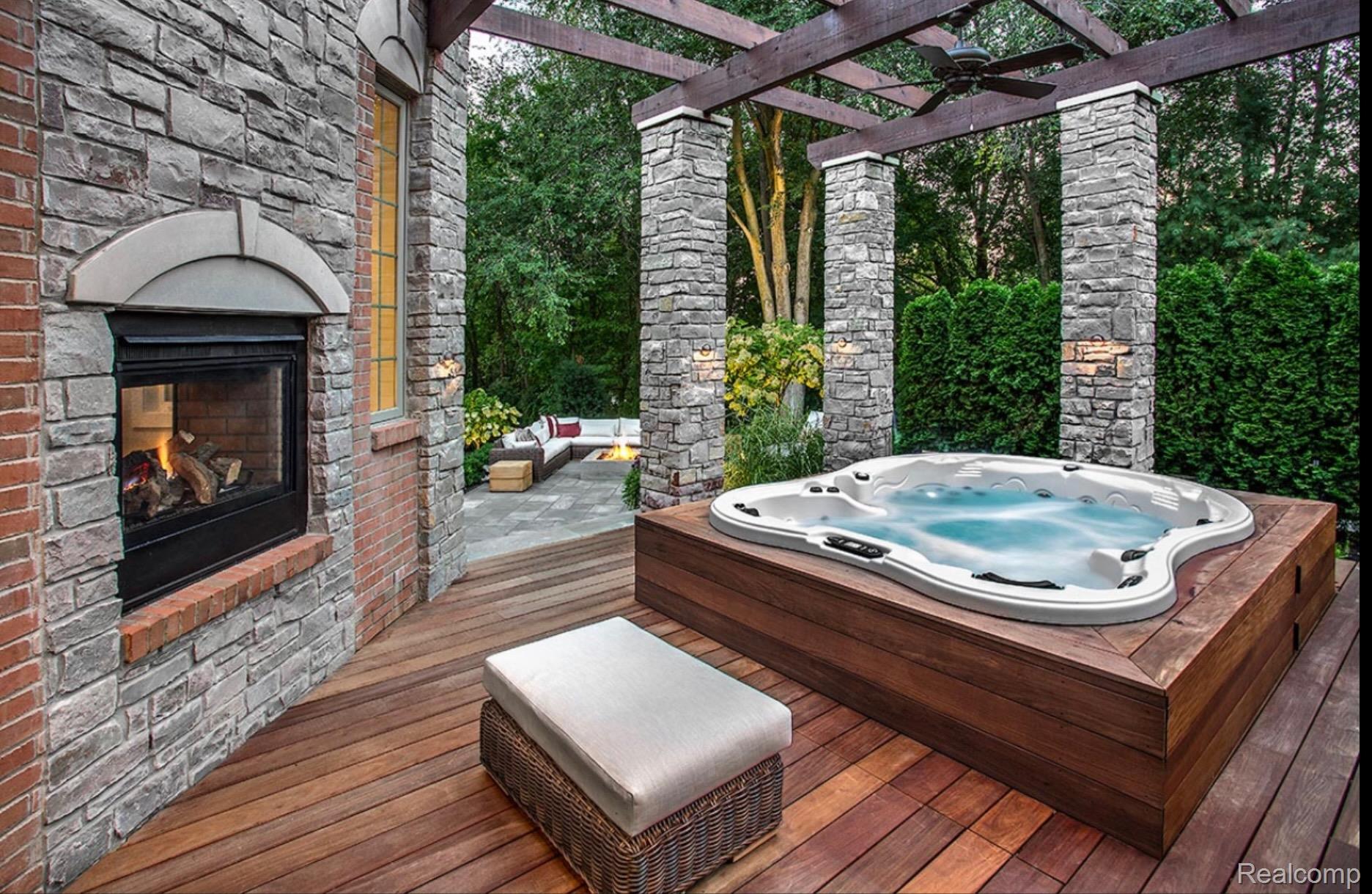 4995 Highland Court