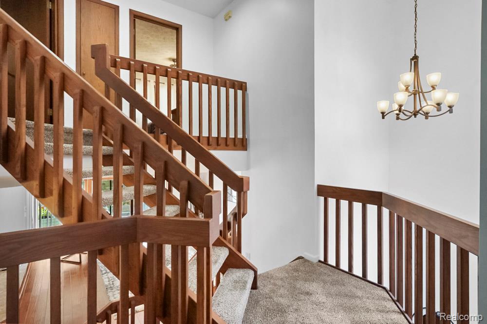 6559 Ridgeview Drive