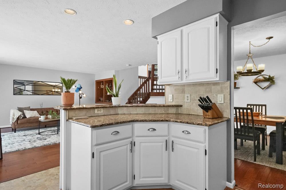 6559 Ridgeview Drive