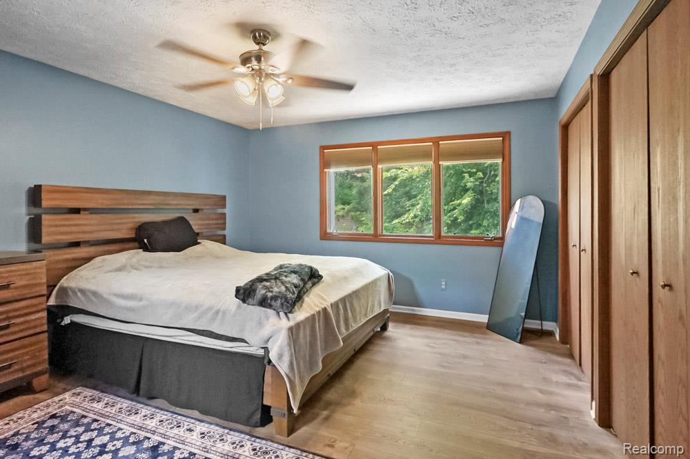 6559 Ridgeview Drive