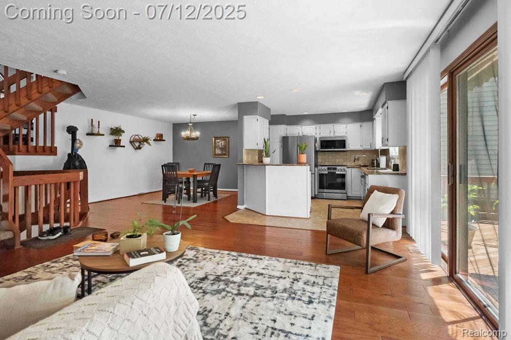 6559 Ridgeview Drive