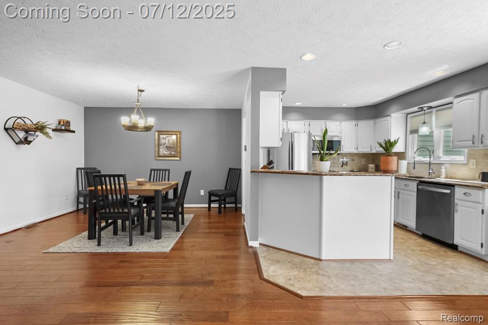 6559 Ridgeview Drive