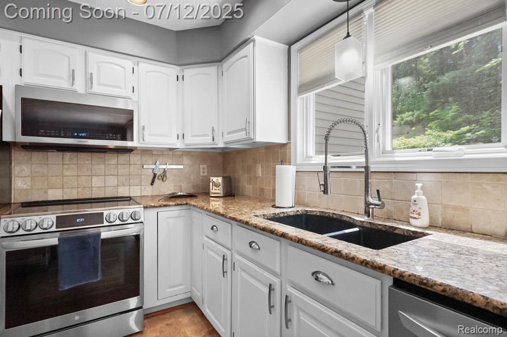 6559 Ridgeview Drive