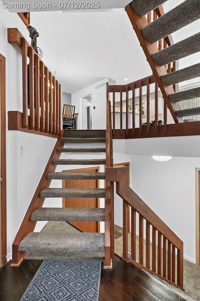 6559 Ridgeview Drive