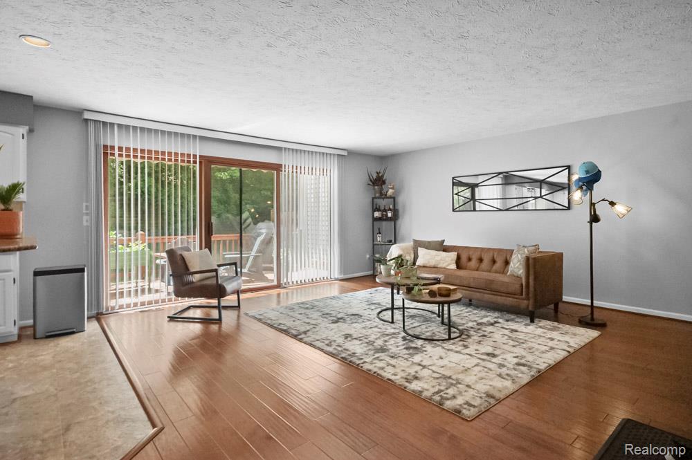 6559 Ridgeview Drive