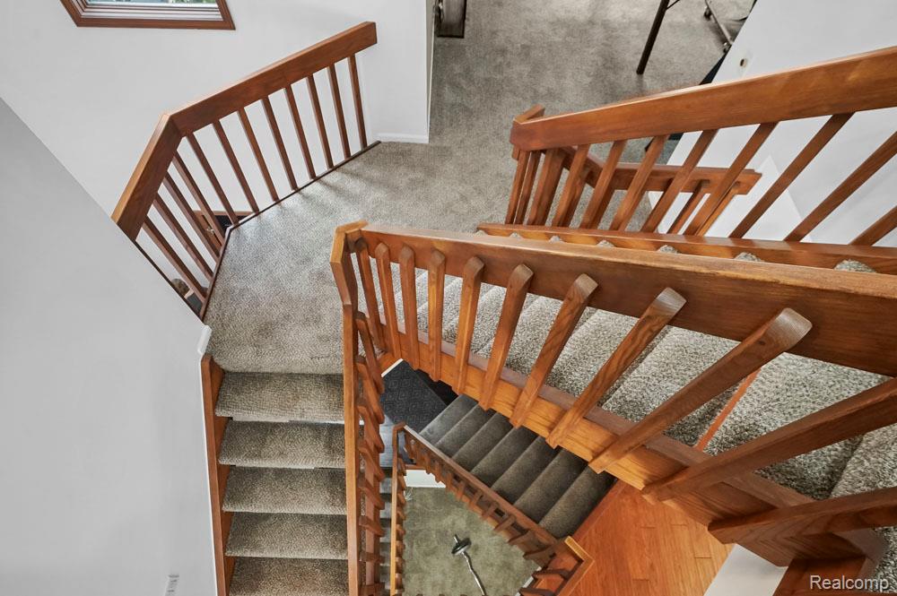6559 Ridgeview Drive