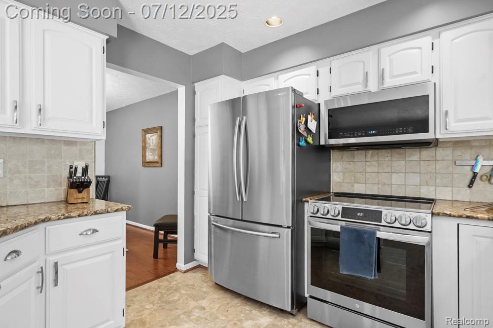 6559 Ridgeview Drive