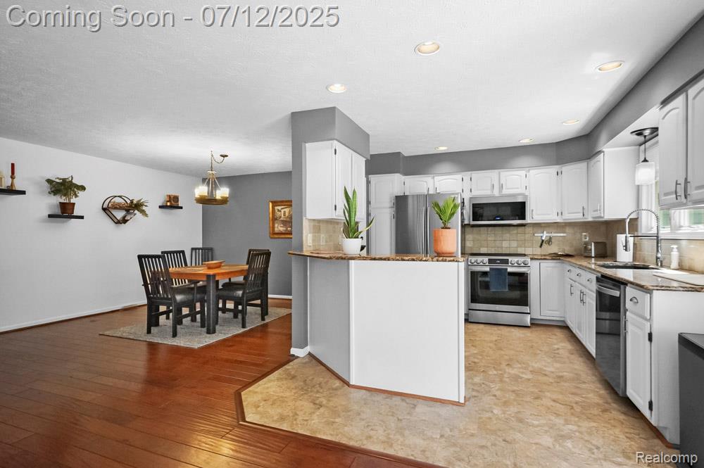 6559 Ridgeview Drive