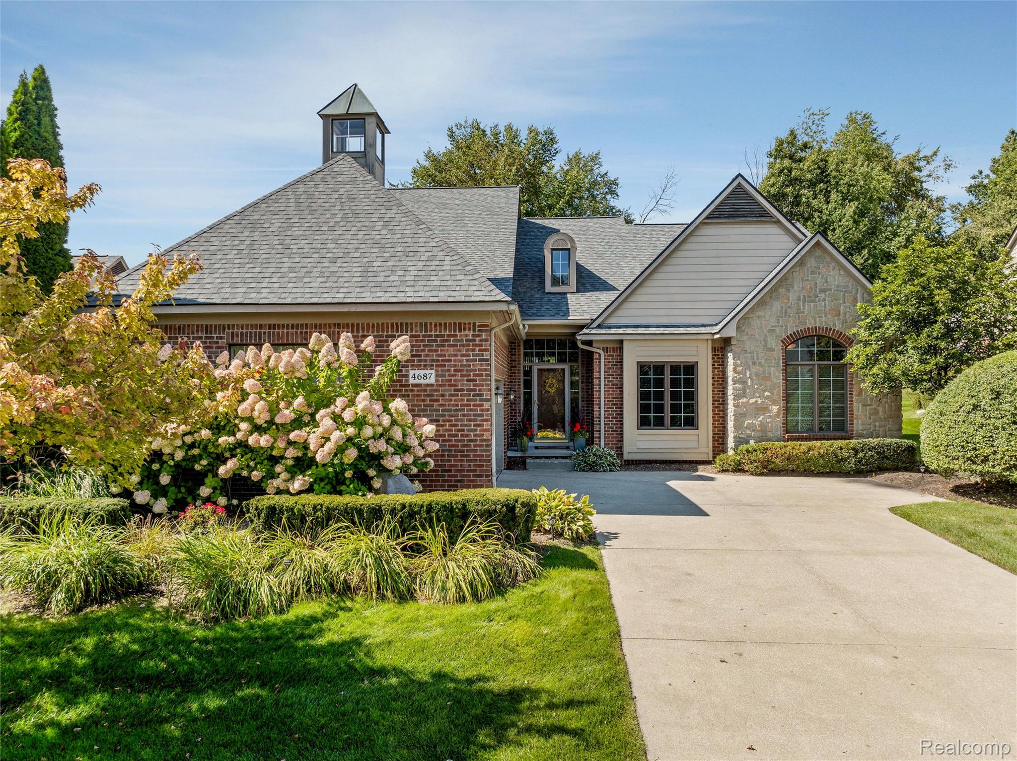 4687 Oakhurst Ridge Road