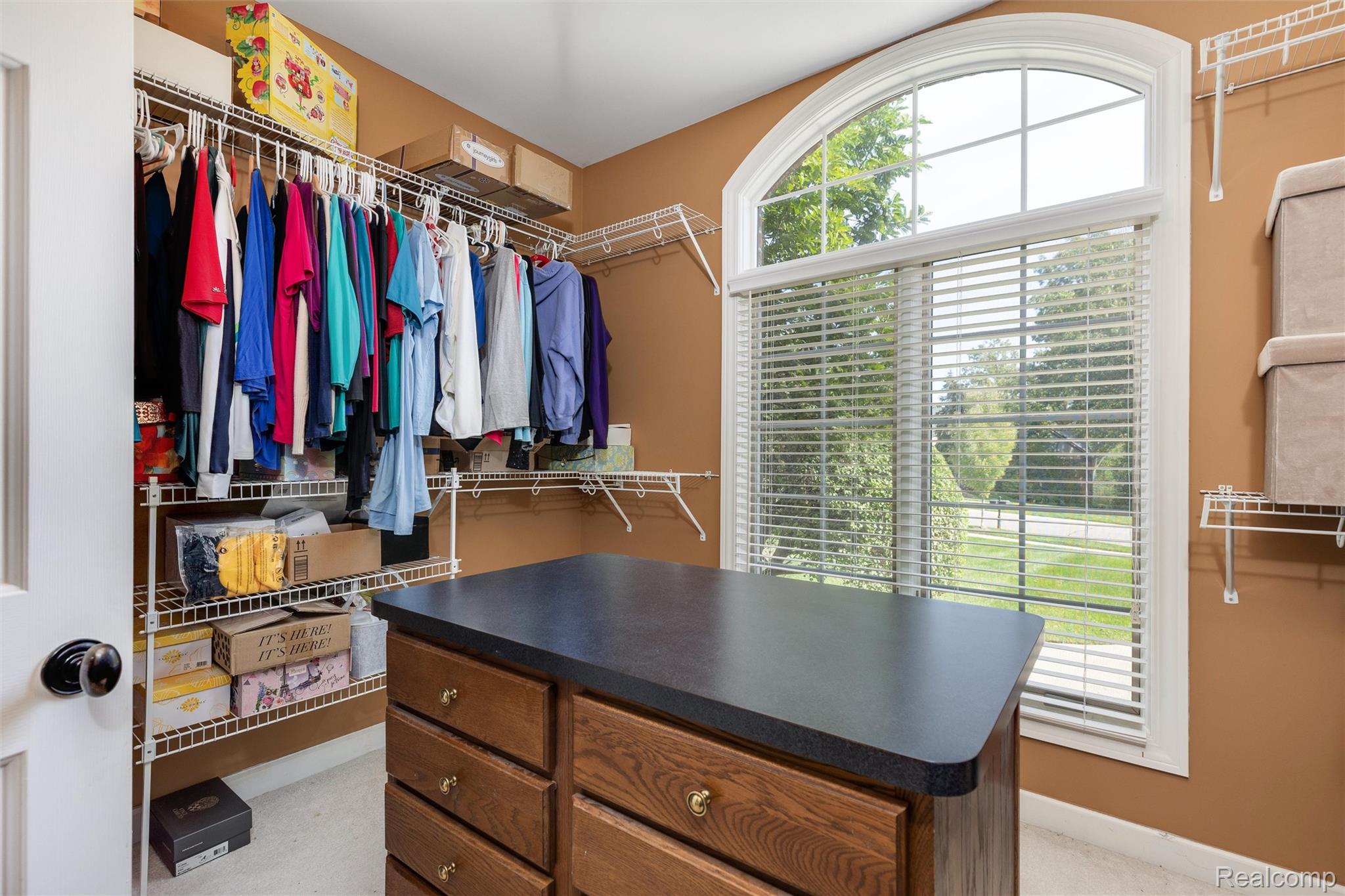 4687 Oakhurst Ridge Road