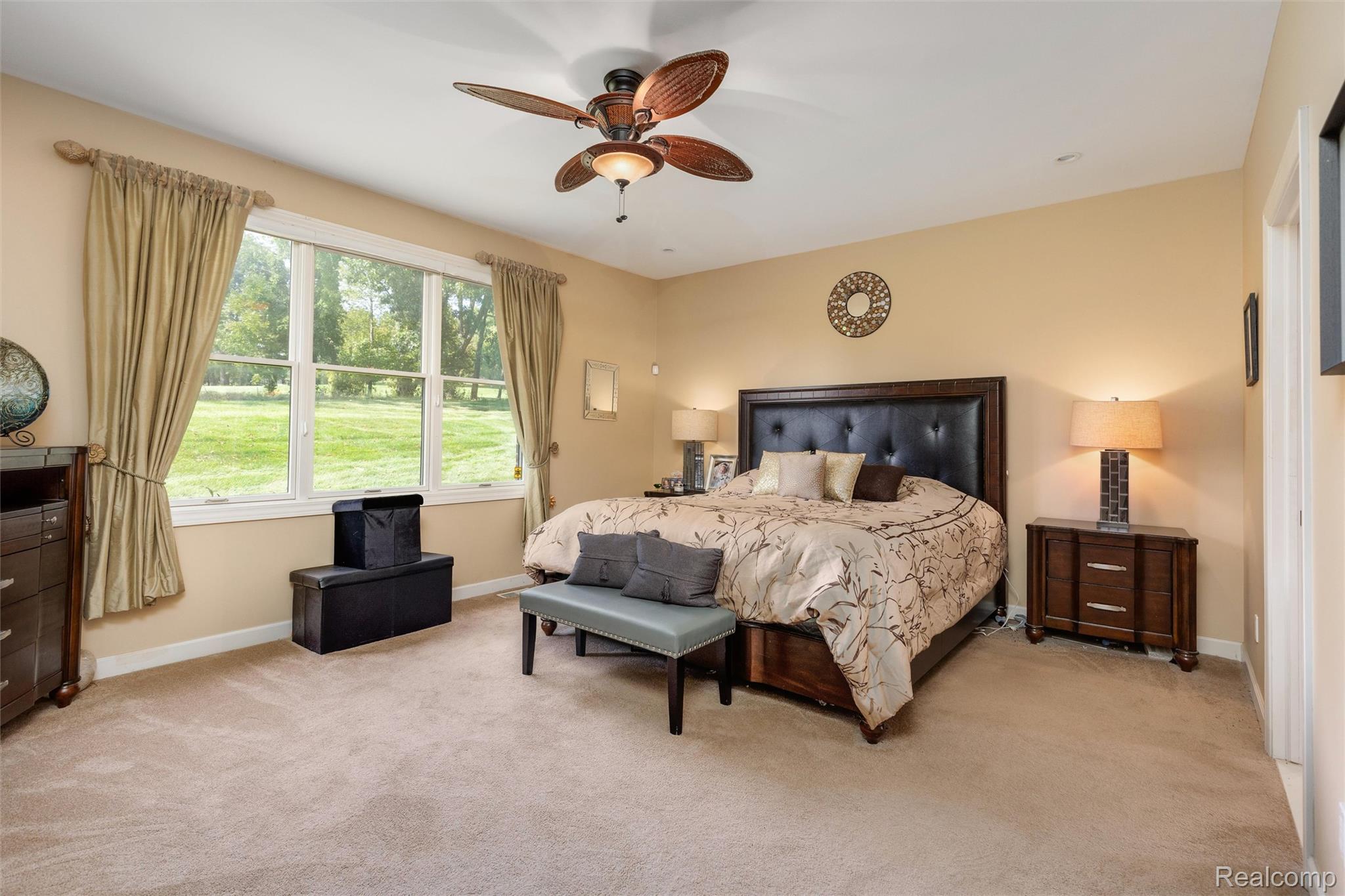 4687 Oakhurst Ridge Road