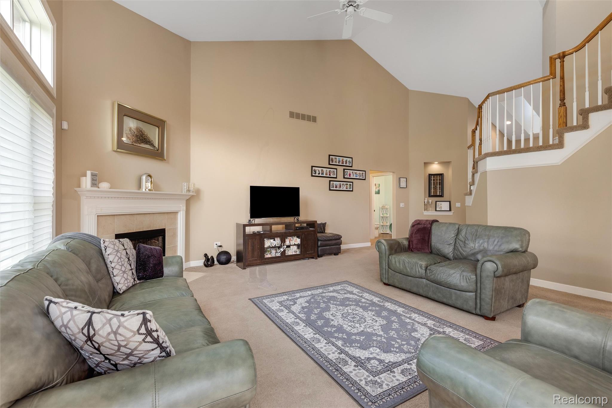 4687 Oakhurst Ridge Road