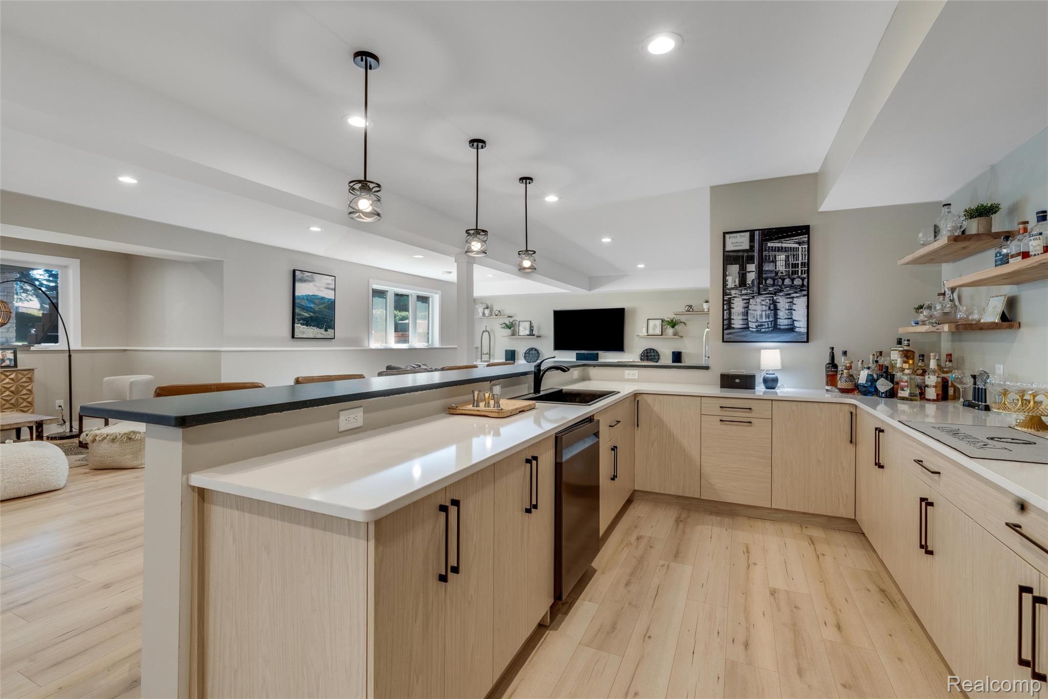 7252 Ardsley Lane