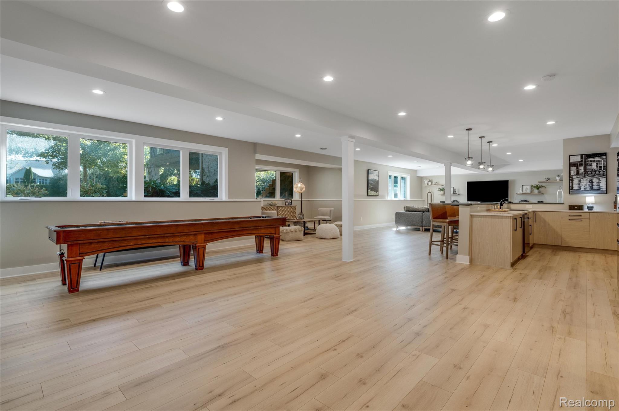 7252 Ardsley Lane