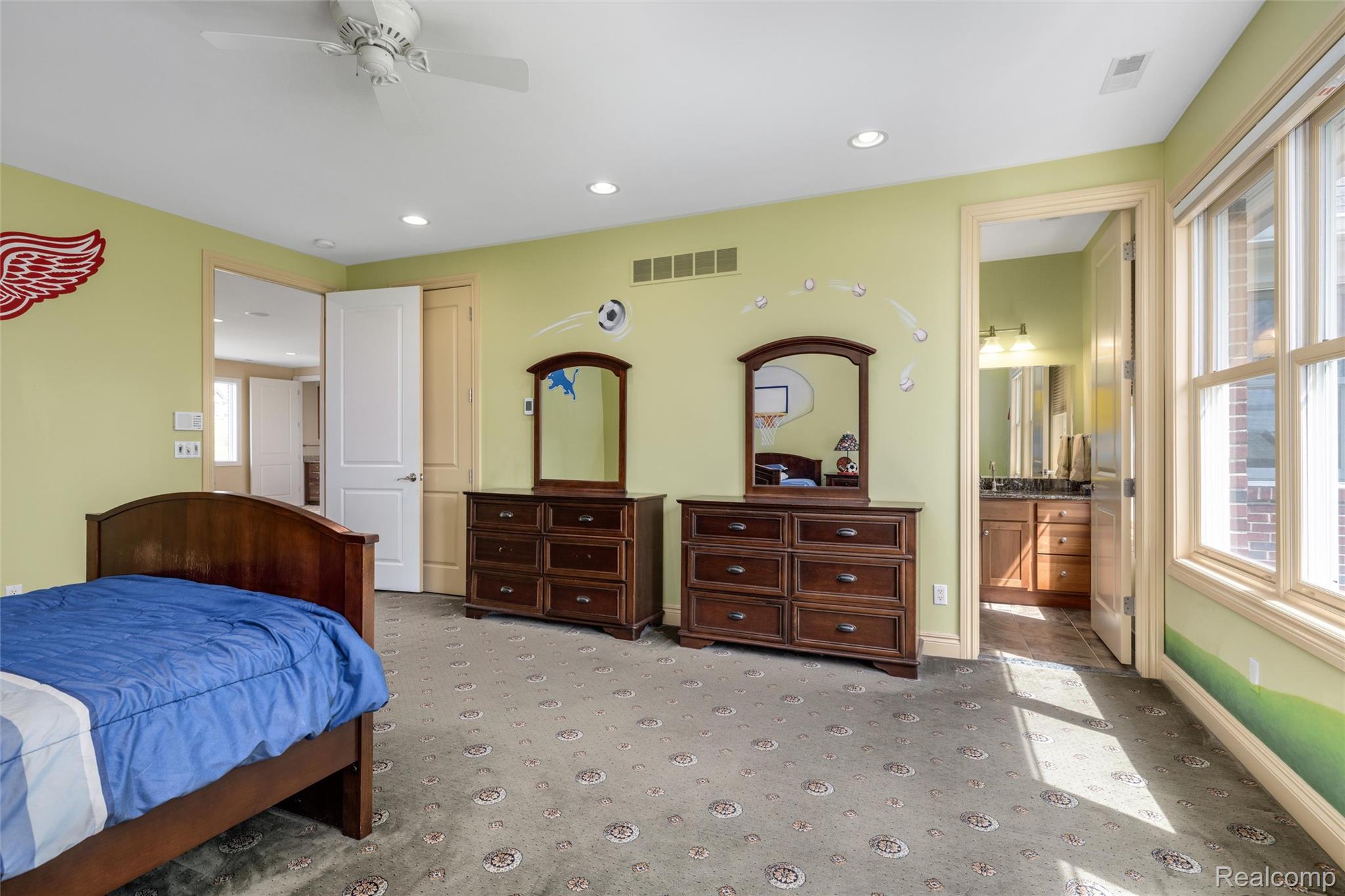 7432 Foxburg Court