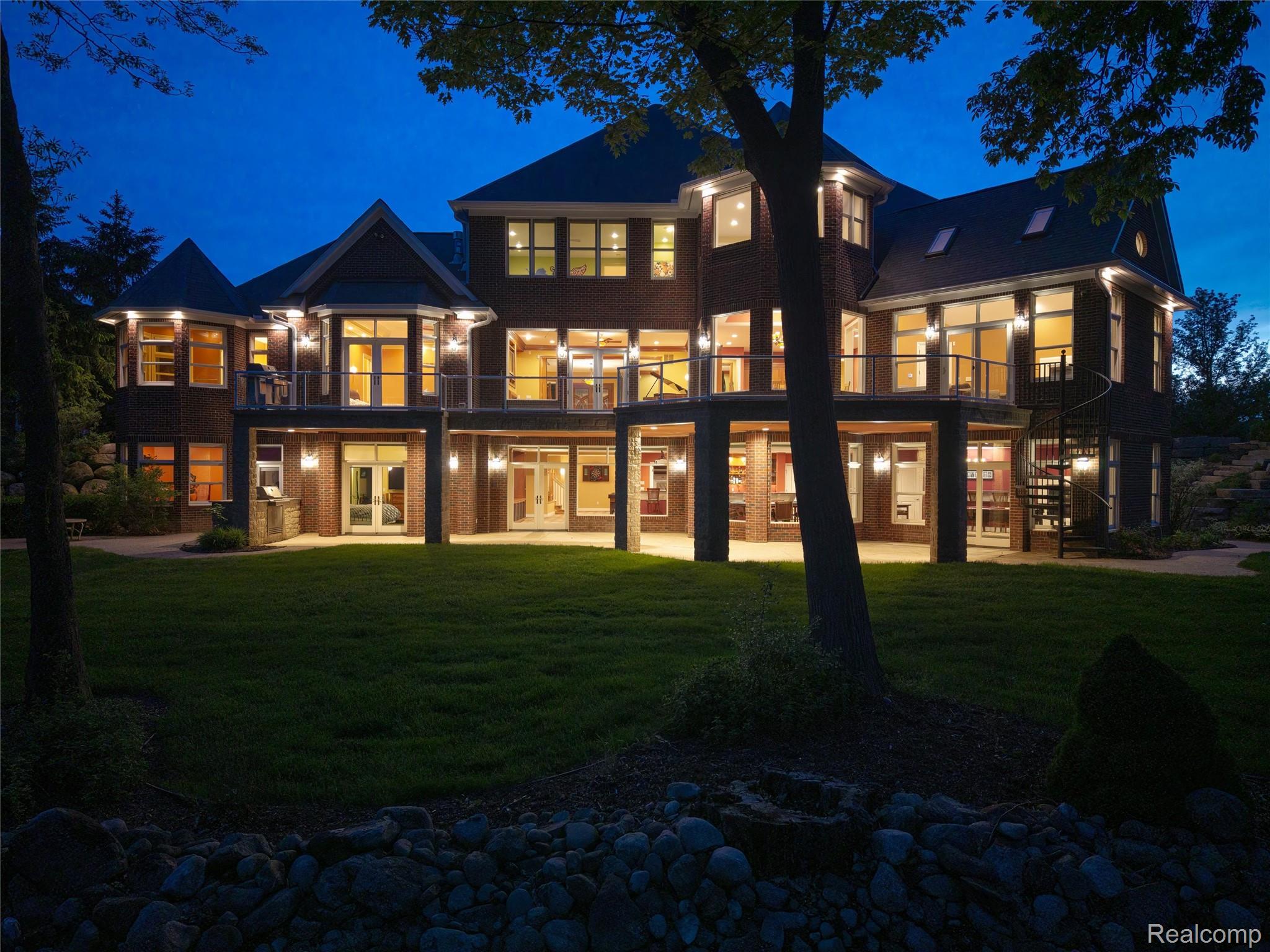 7432 Foxburg Court