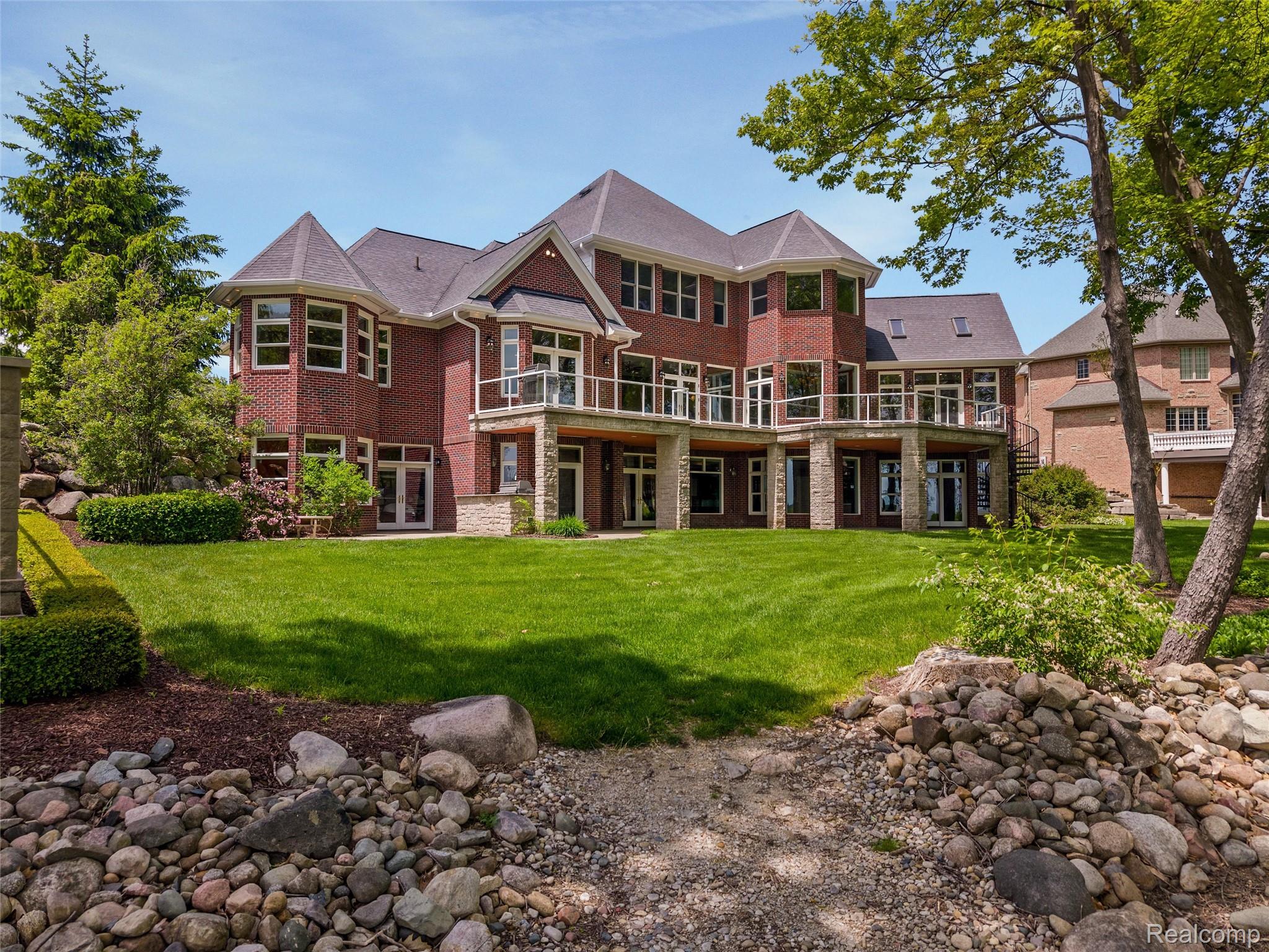 7432 Foxburg Court