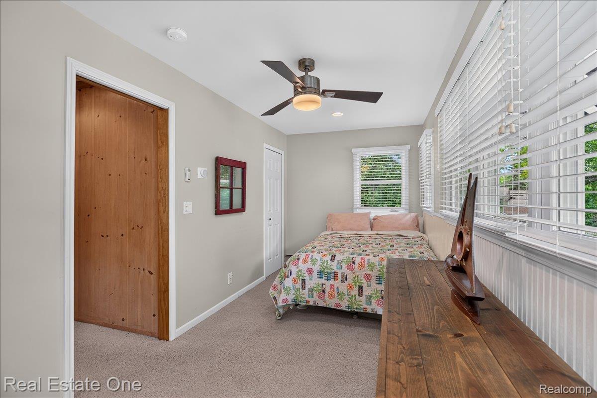 836 Pine Tree Road W