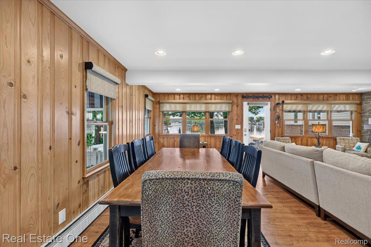 836 Pine Tree Road W