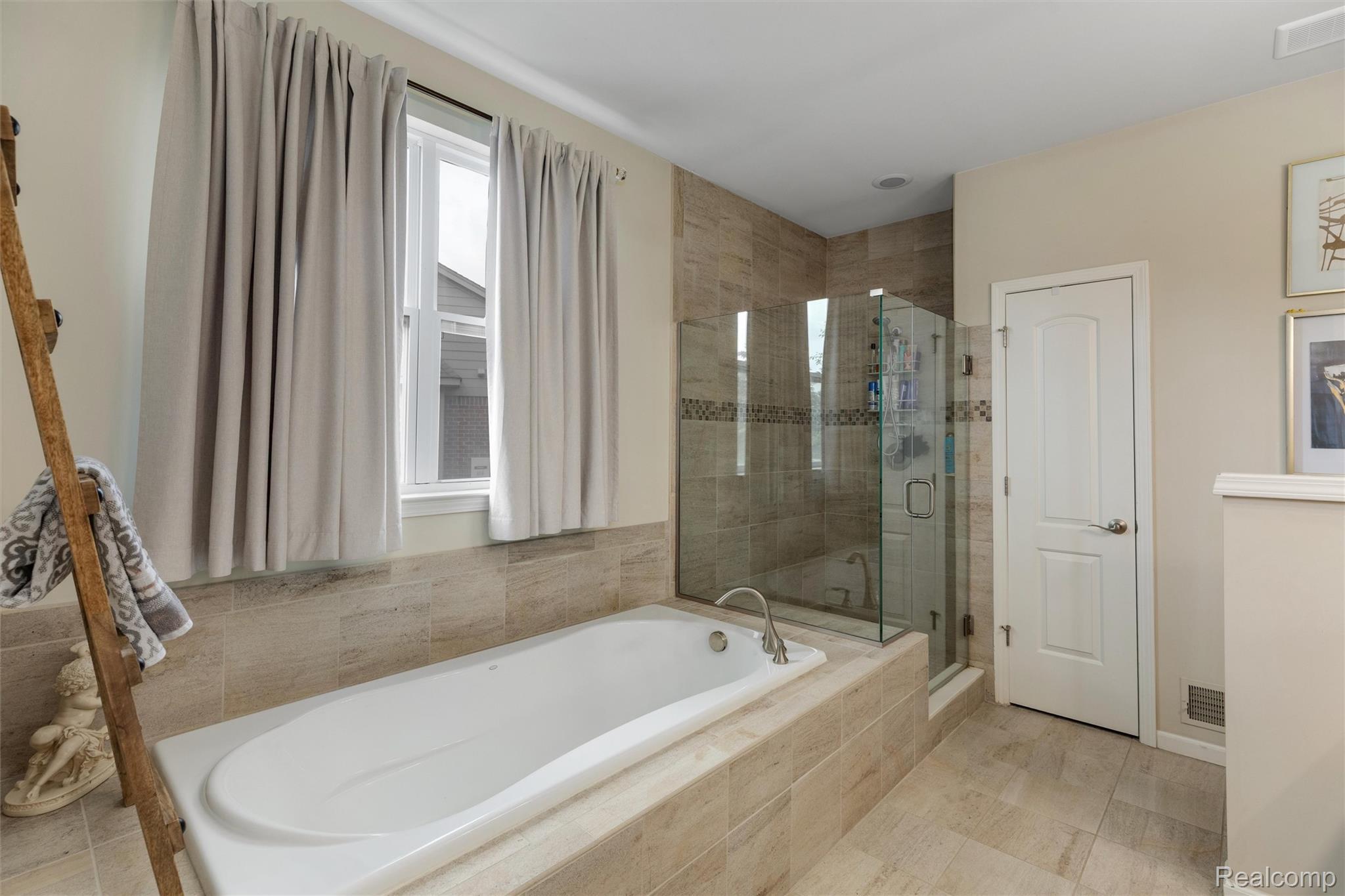 4011 Ardsley Court