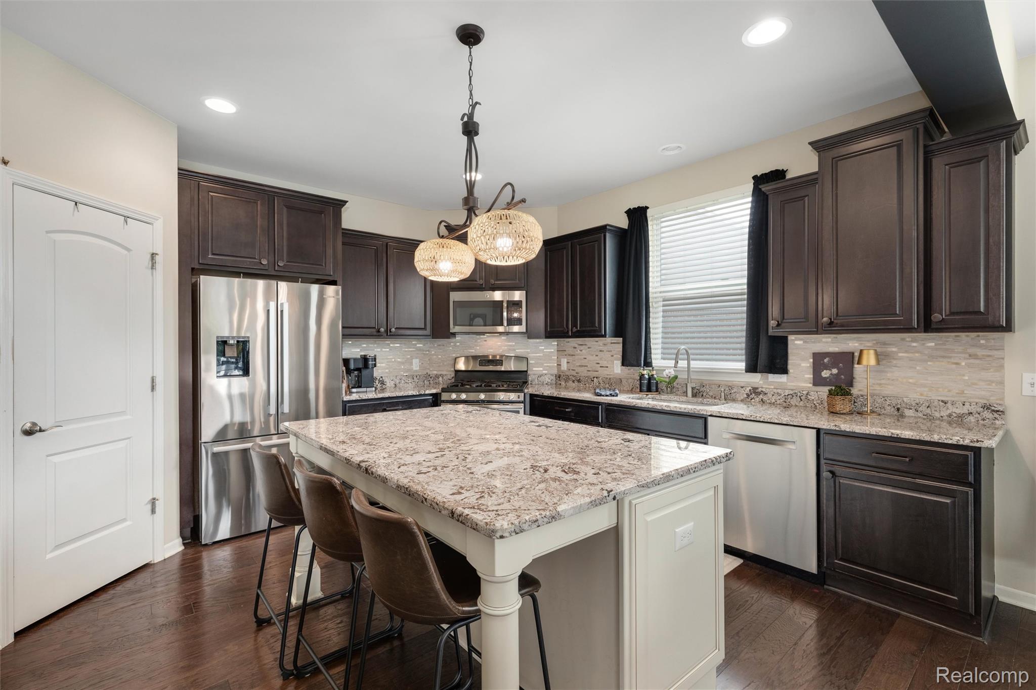 4011 Ardsley Court