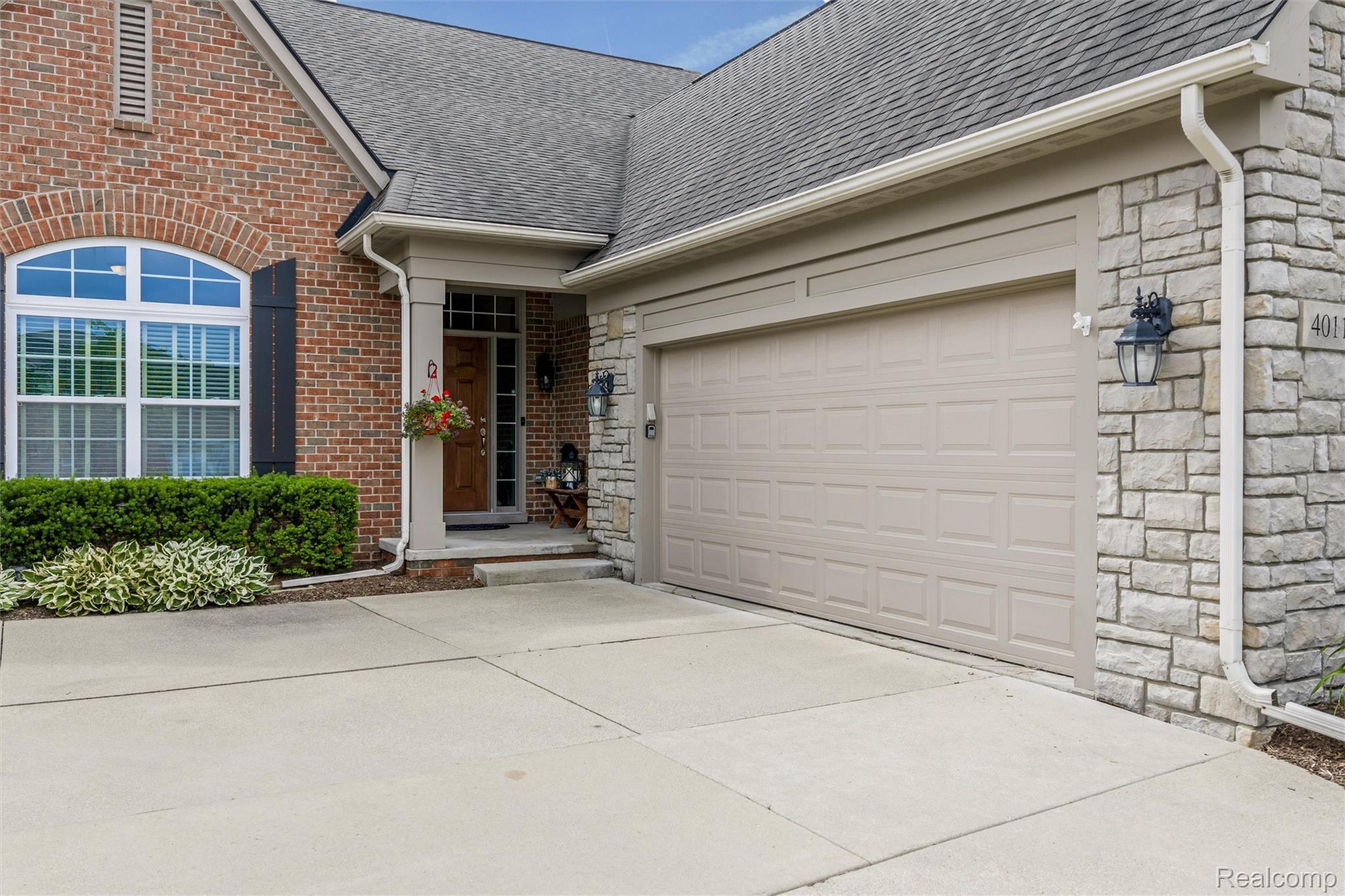 4011 Ardsley Court
