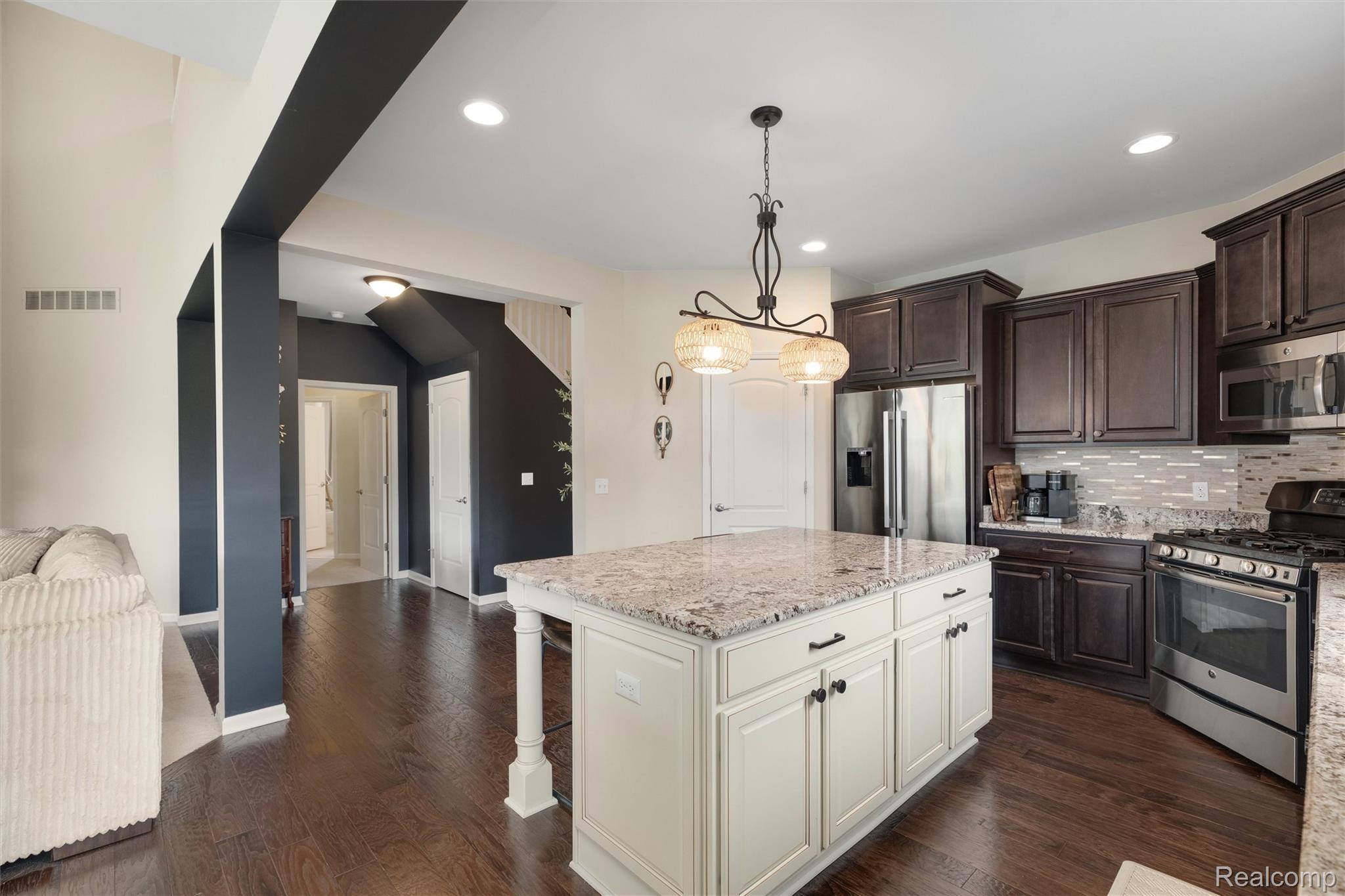 4011 Ardsley Court