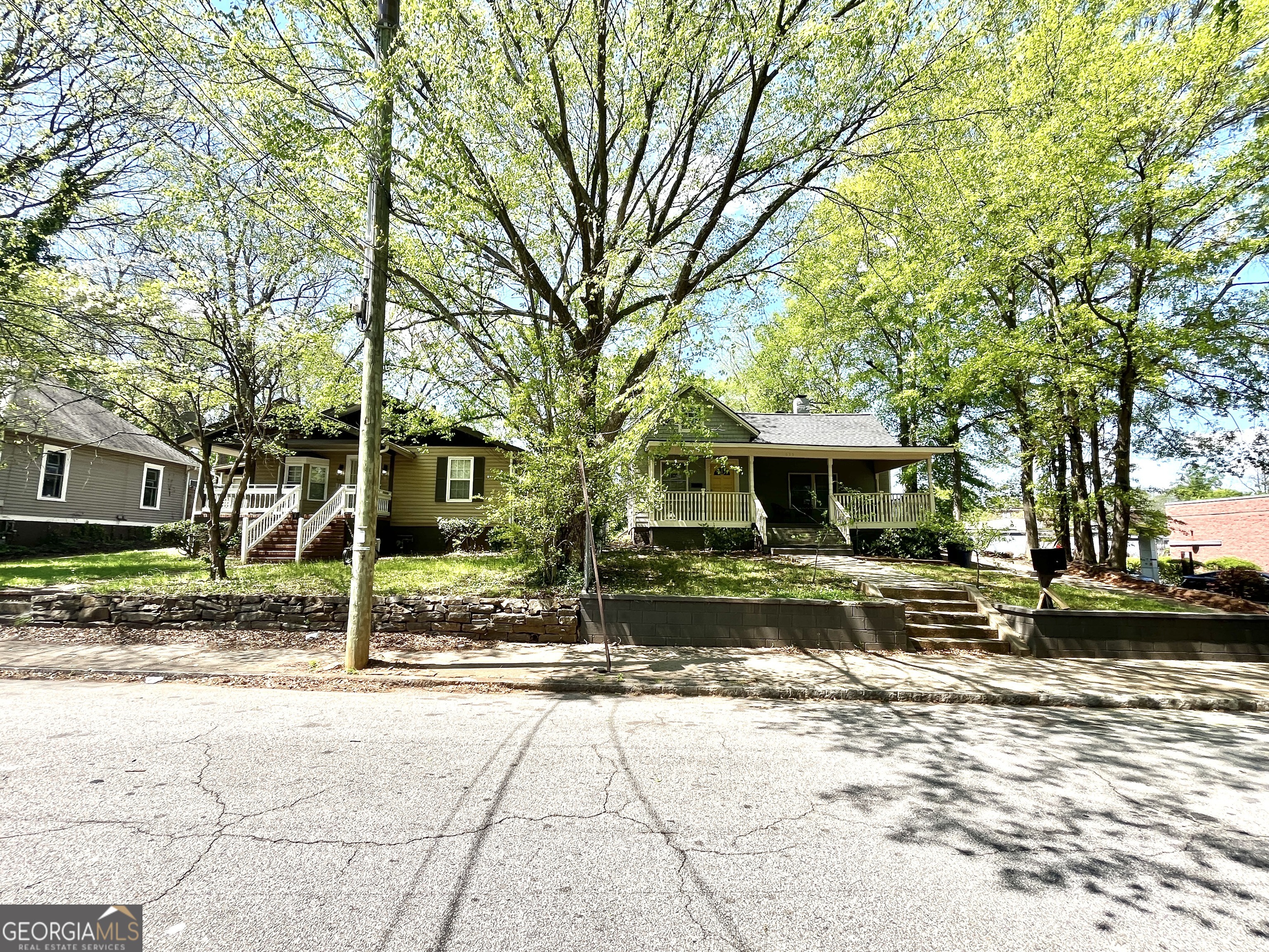 635 SW Queen Street SW