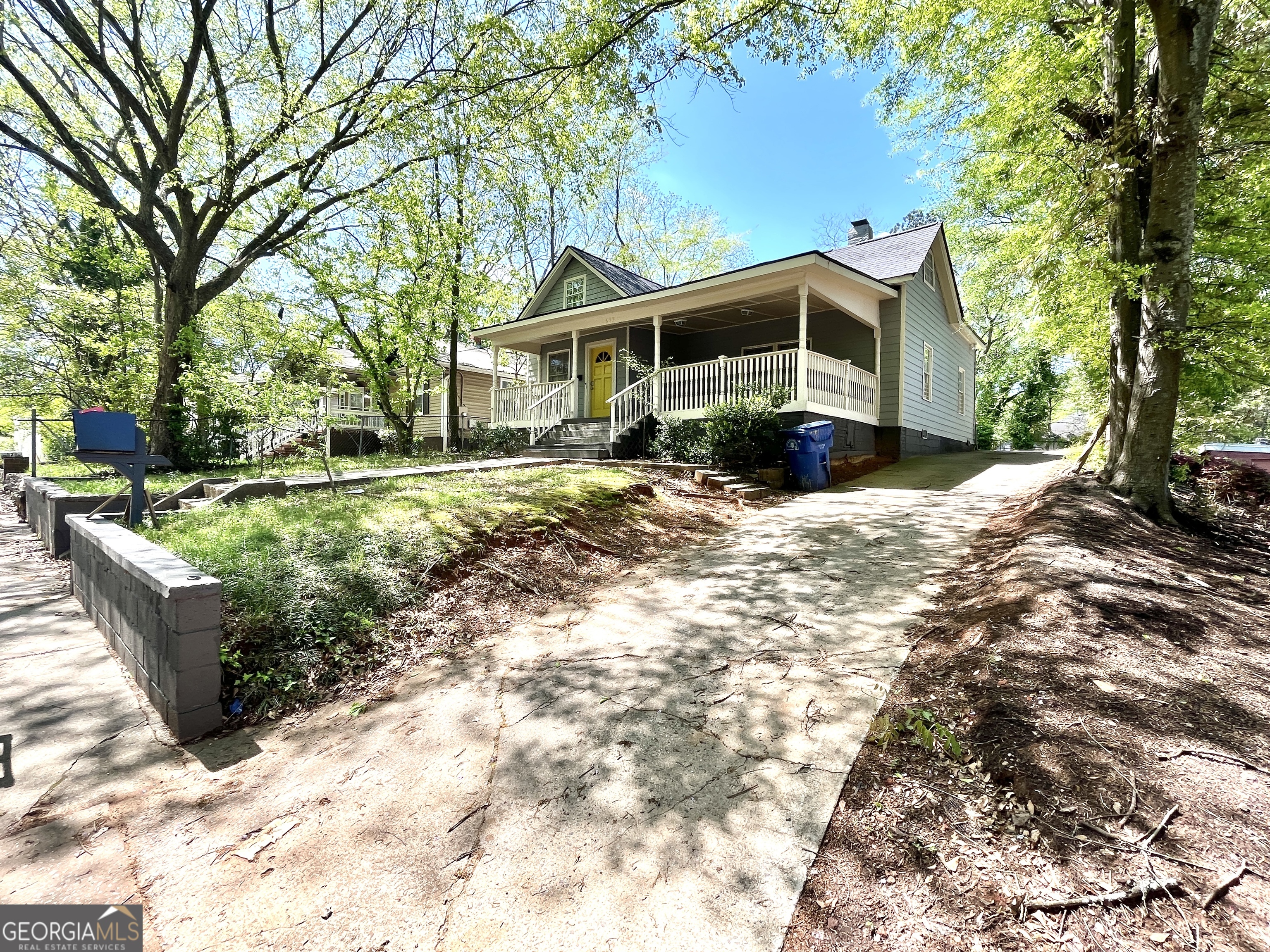 635 SW Queen Street SW