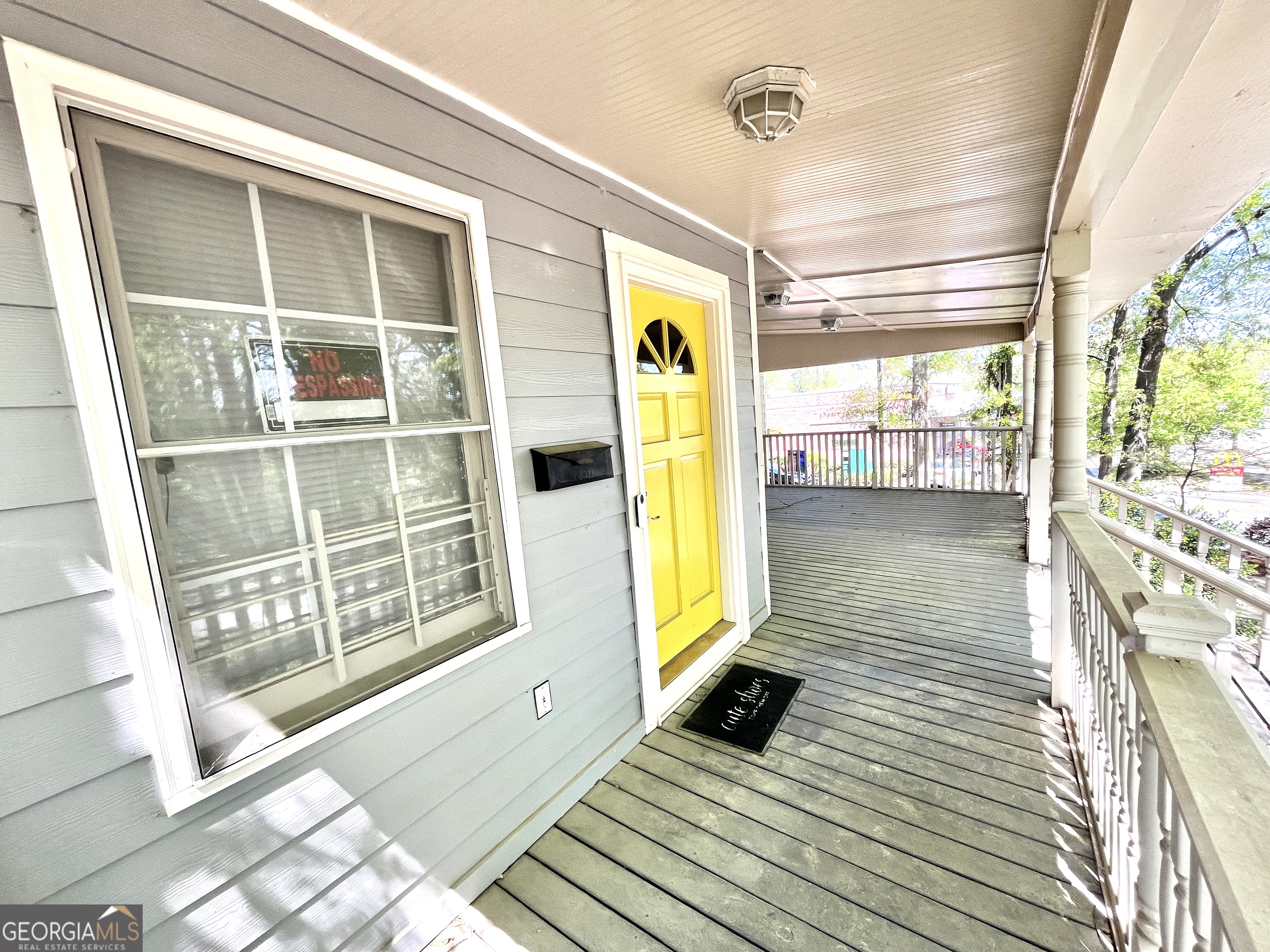 635 SW Queen Street SW