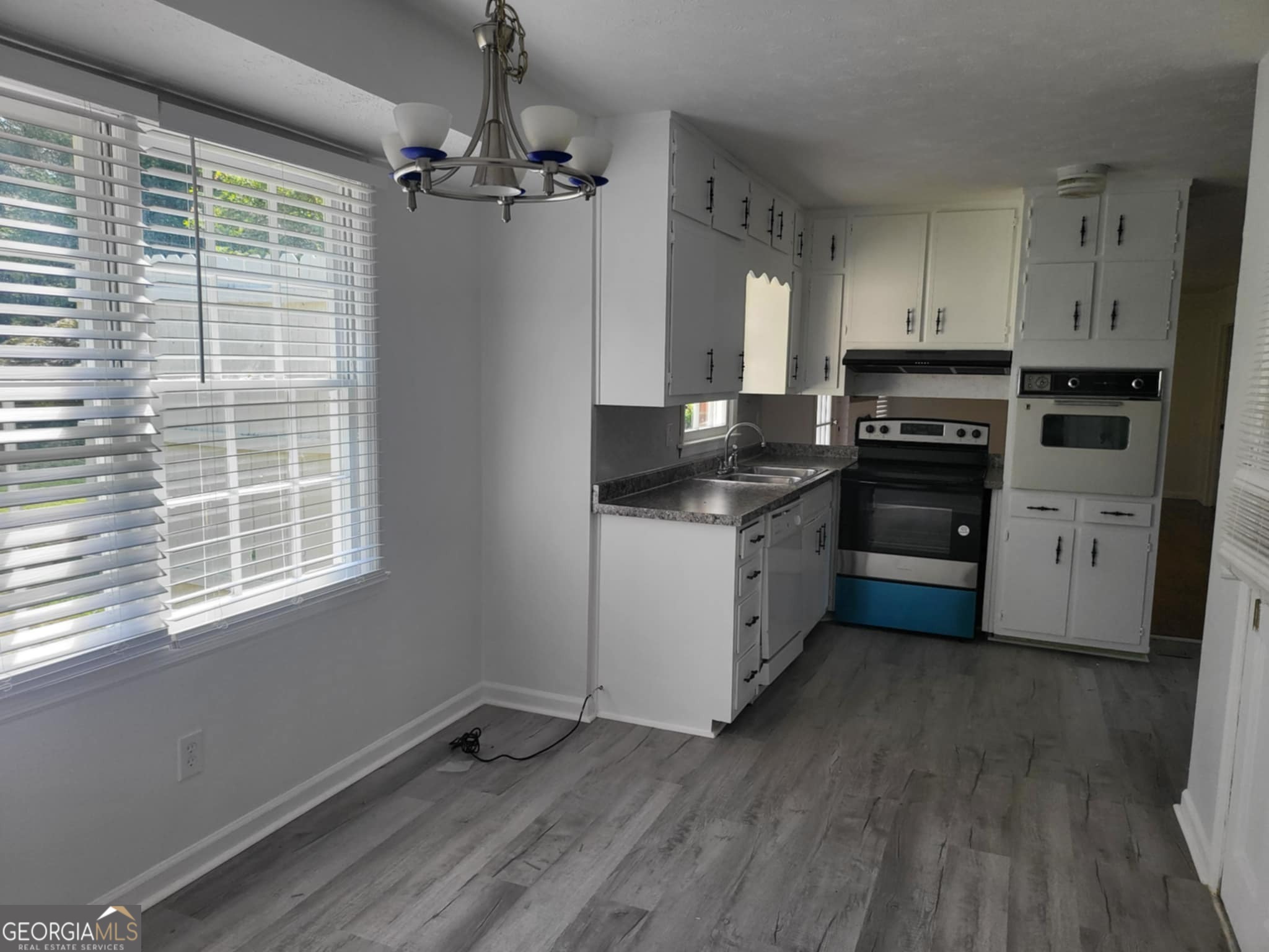 5151 VIVID Drive