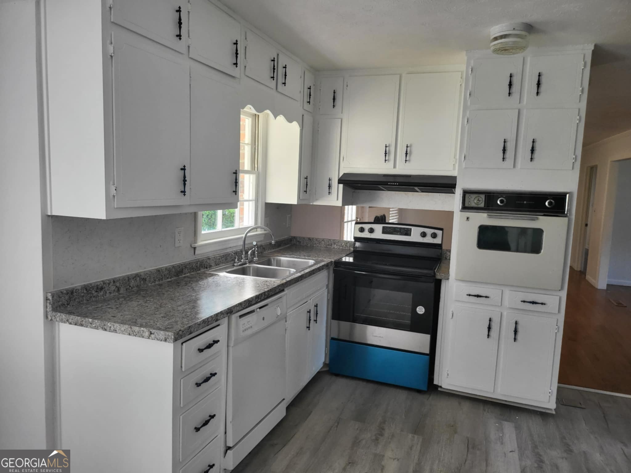 5151 VIVID Drive